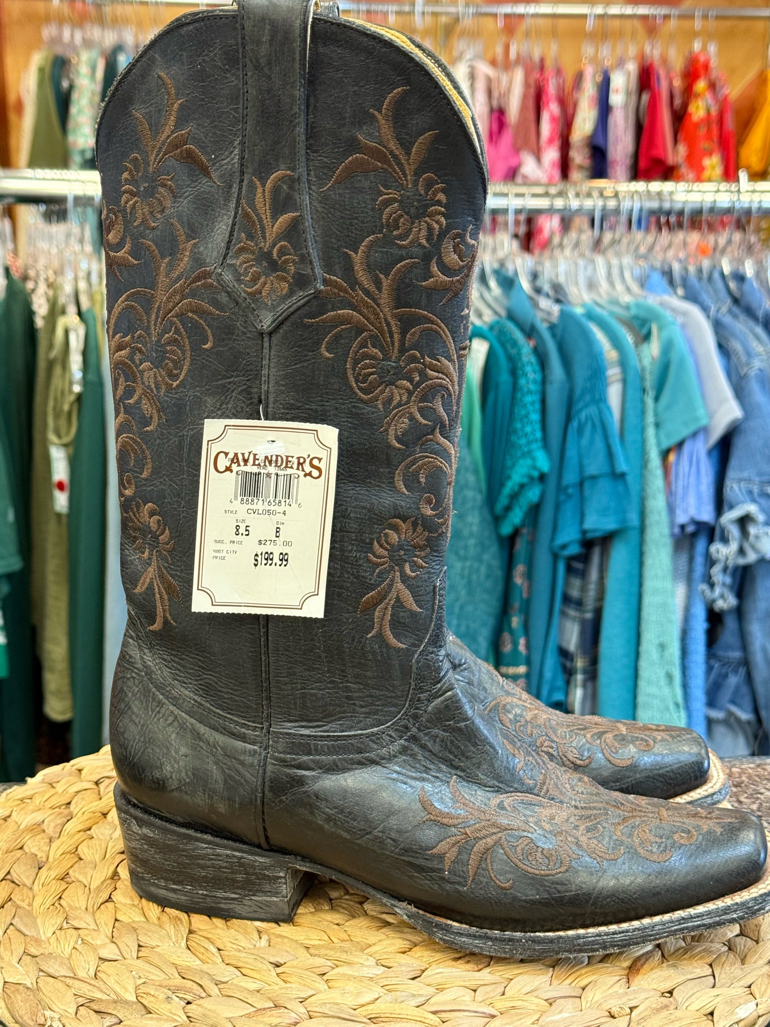 New with Tag CAVENDERS Black Brown Size 8.5 Designer Boot