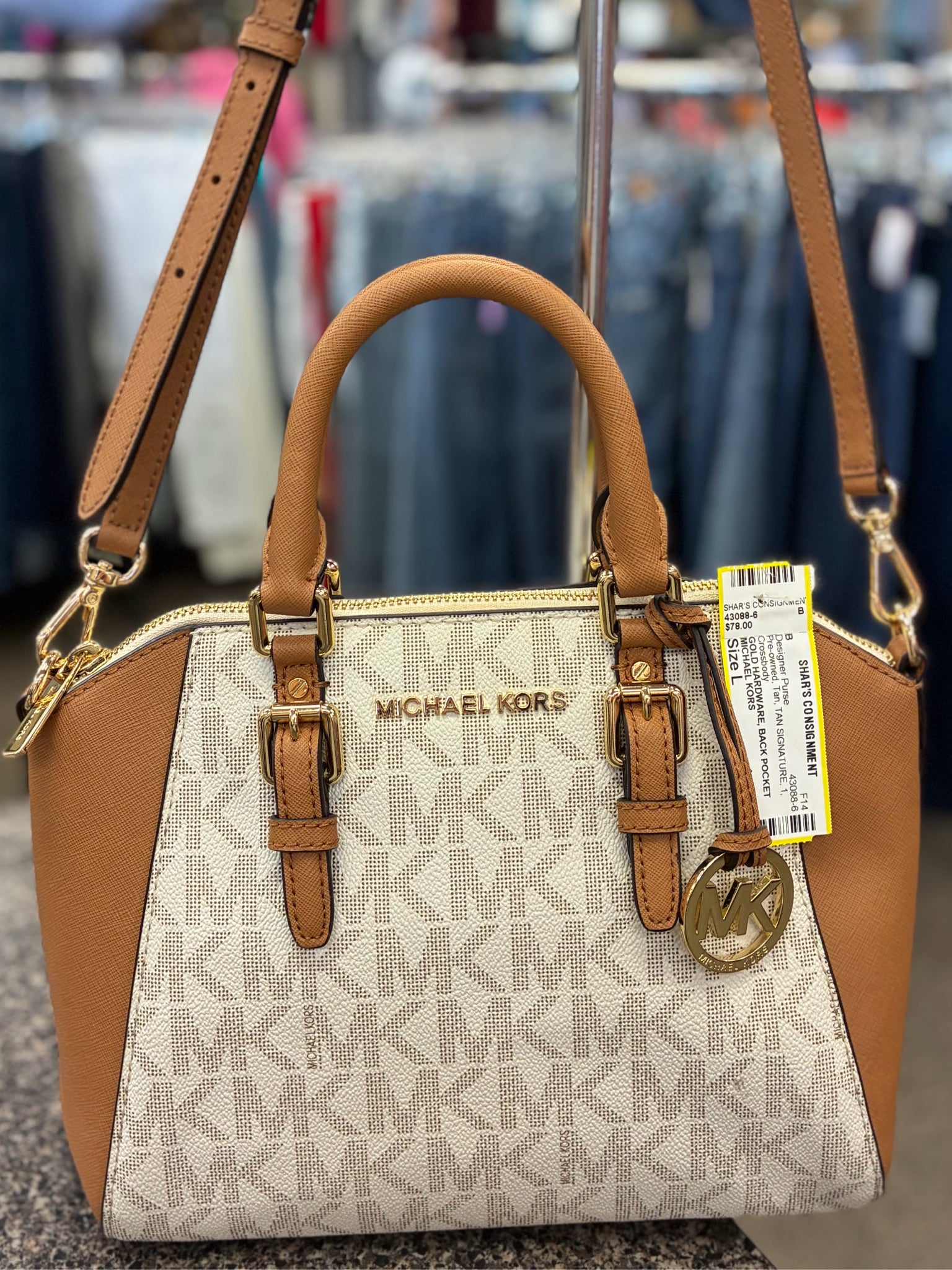 Pre-owned MICHAEL KORS Tan TAN SIGNATURE Crossbody Designer Purse