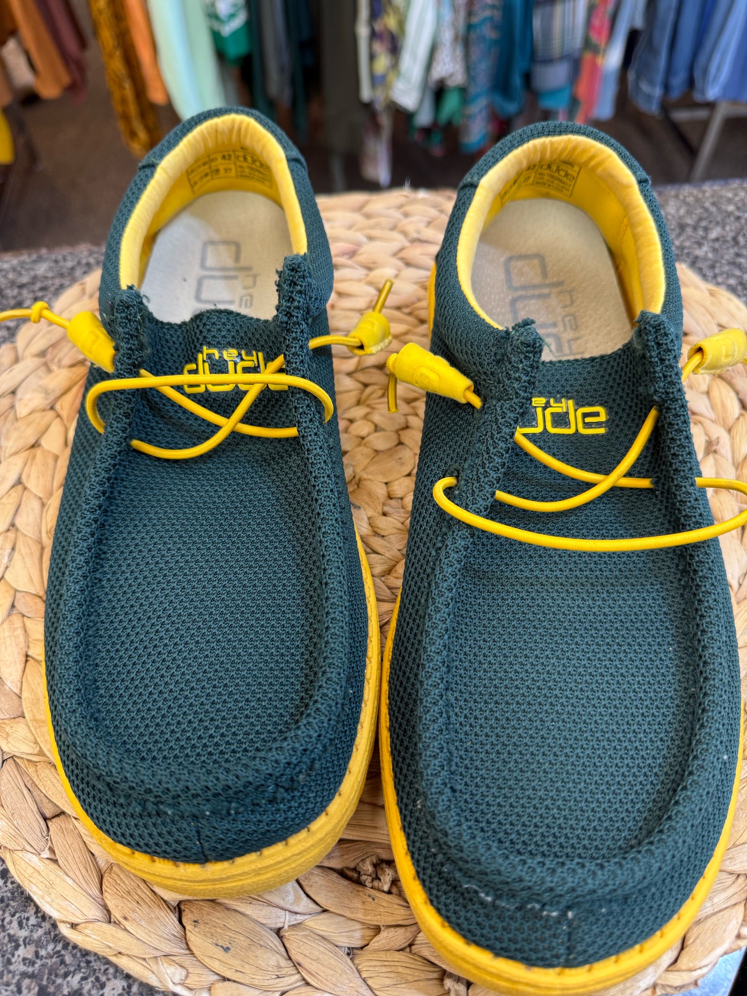 Pre-owned HEY DUDE Green Yellow SHOE SIZE 9 MENS Shoes