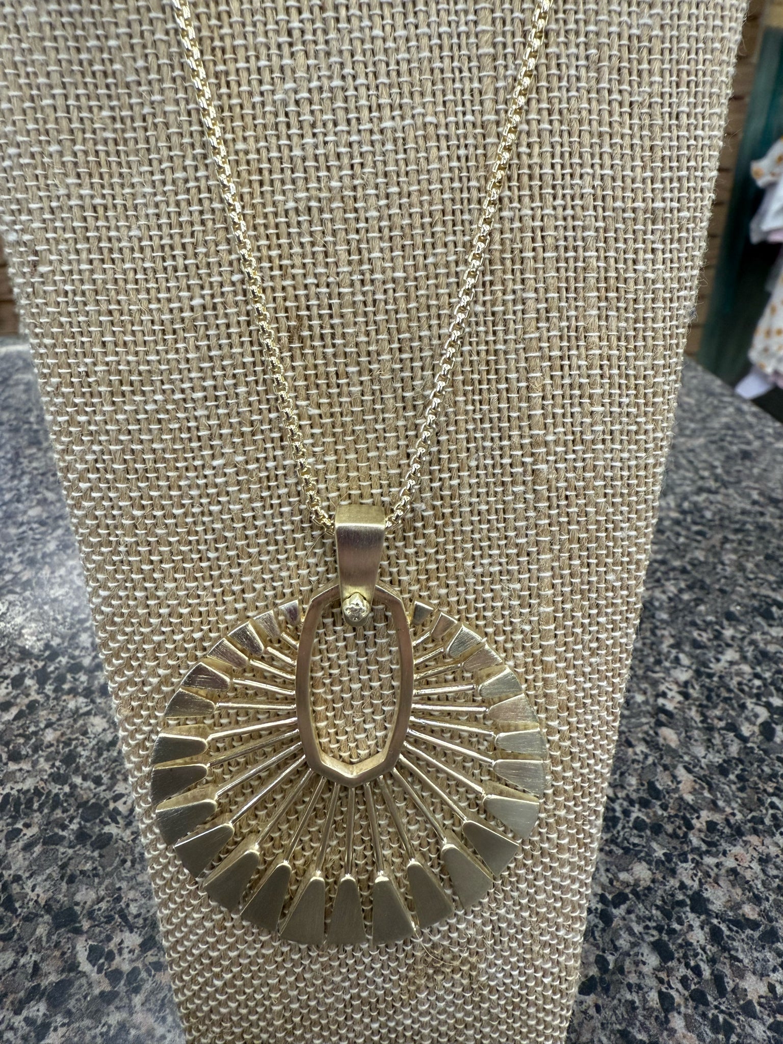 Pre-owned KENDRA SCOTT Gold Designer Necklace