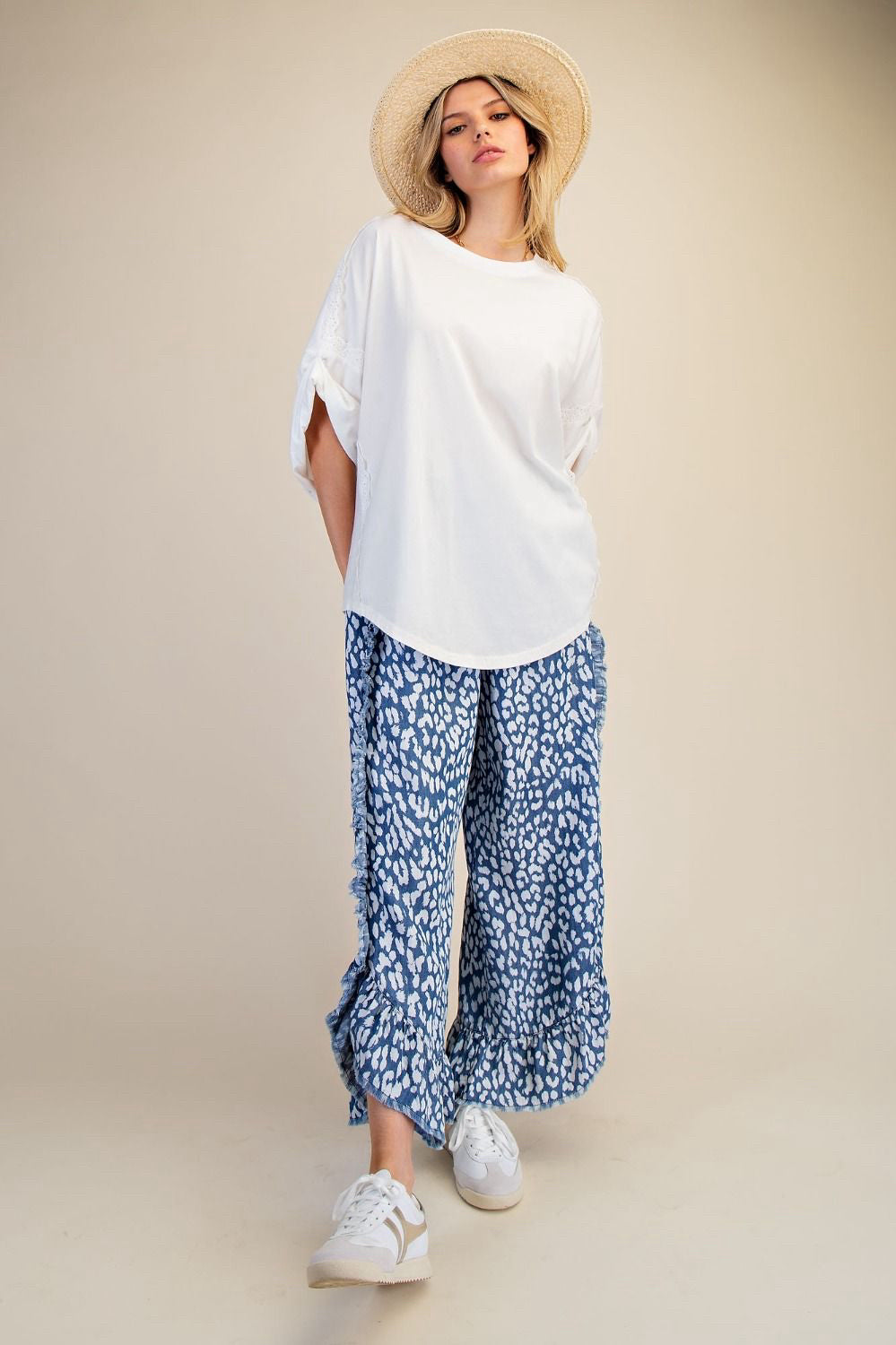 New EASEL White Size: S Short Sleeve Blouse