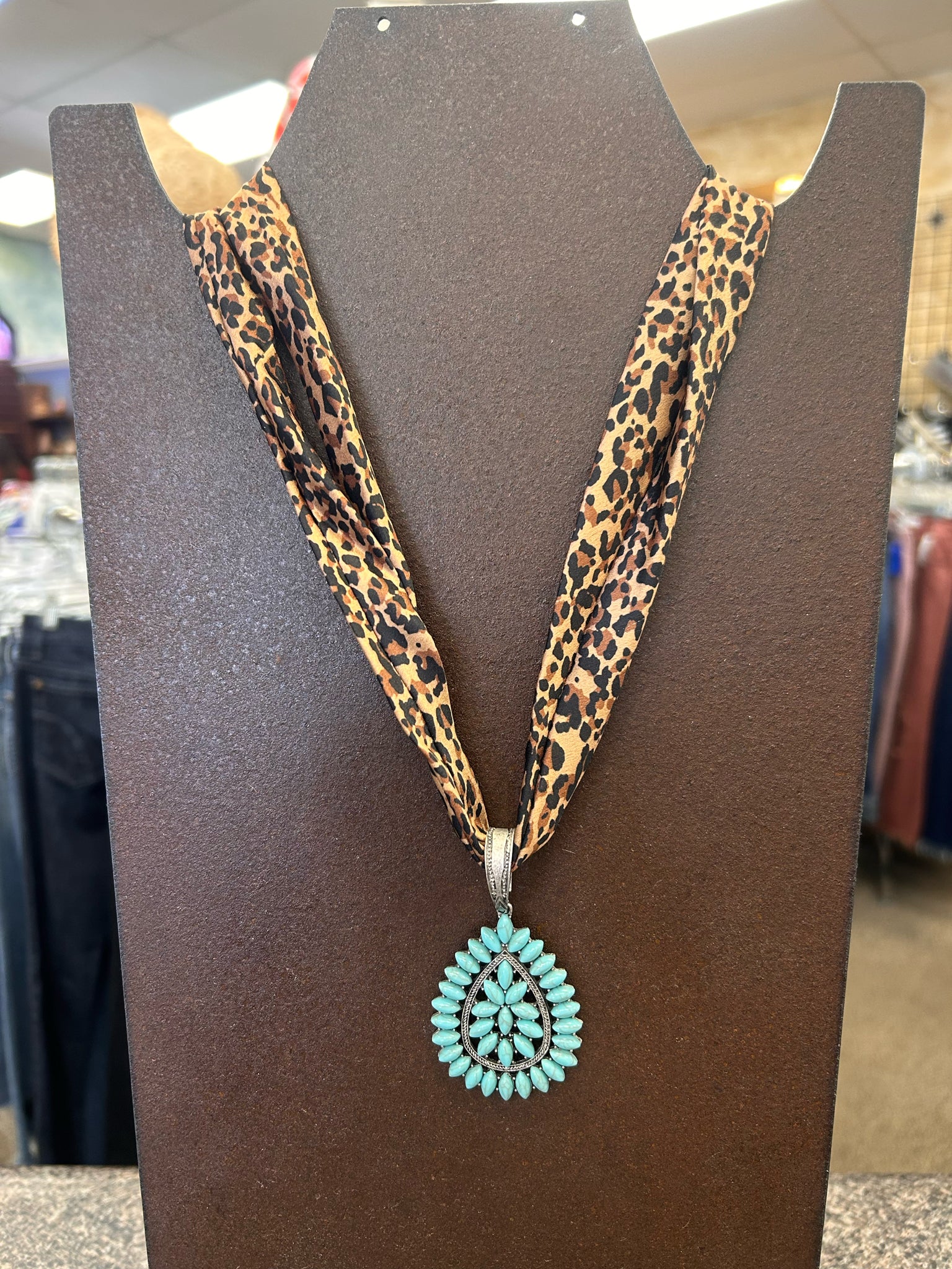 New WESTERN Leopard Turquoise Trim Necklace