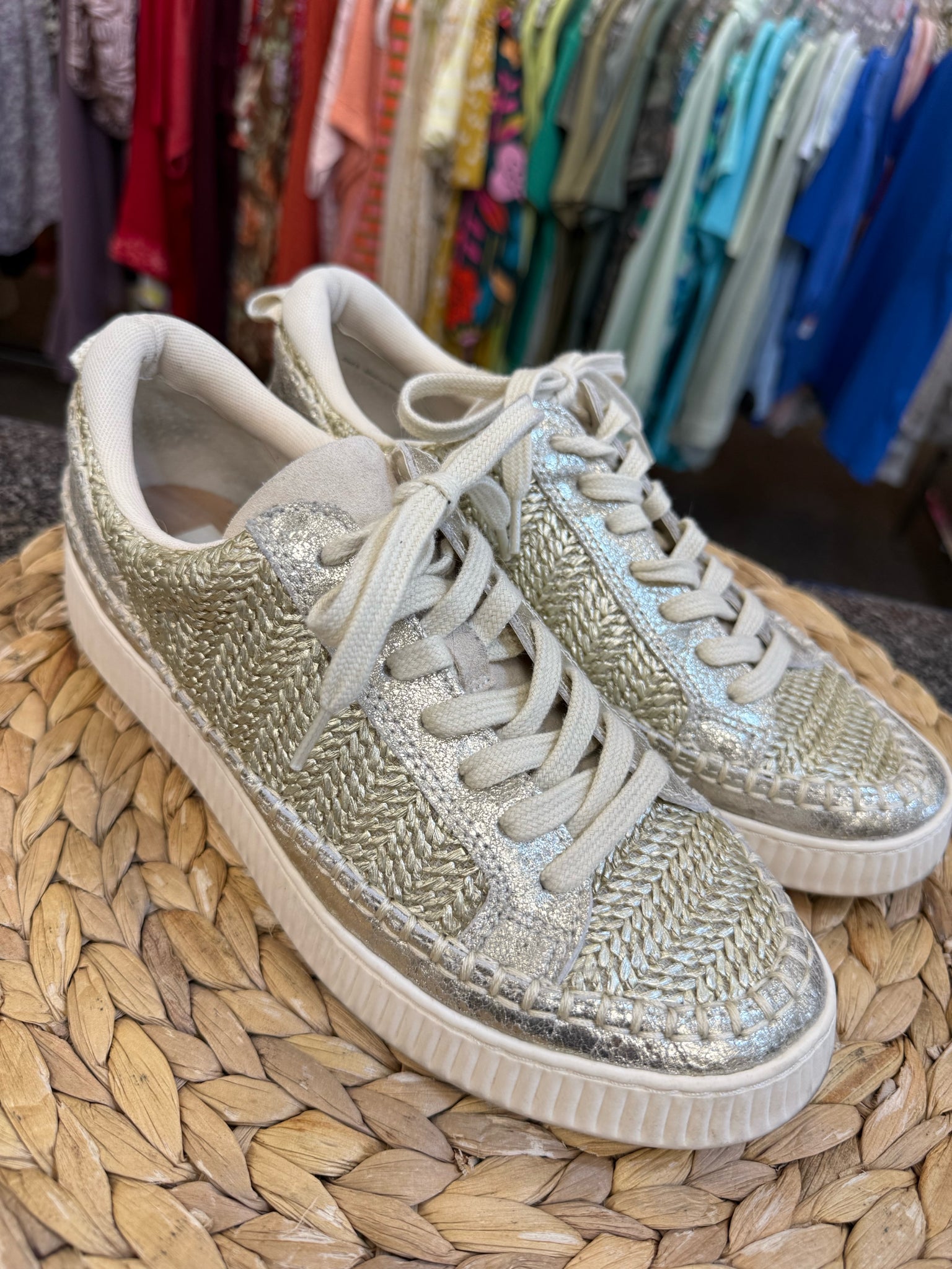 Pre-owned DOLCE VITA Gold blend Size 8 Sneaker