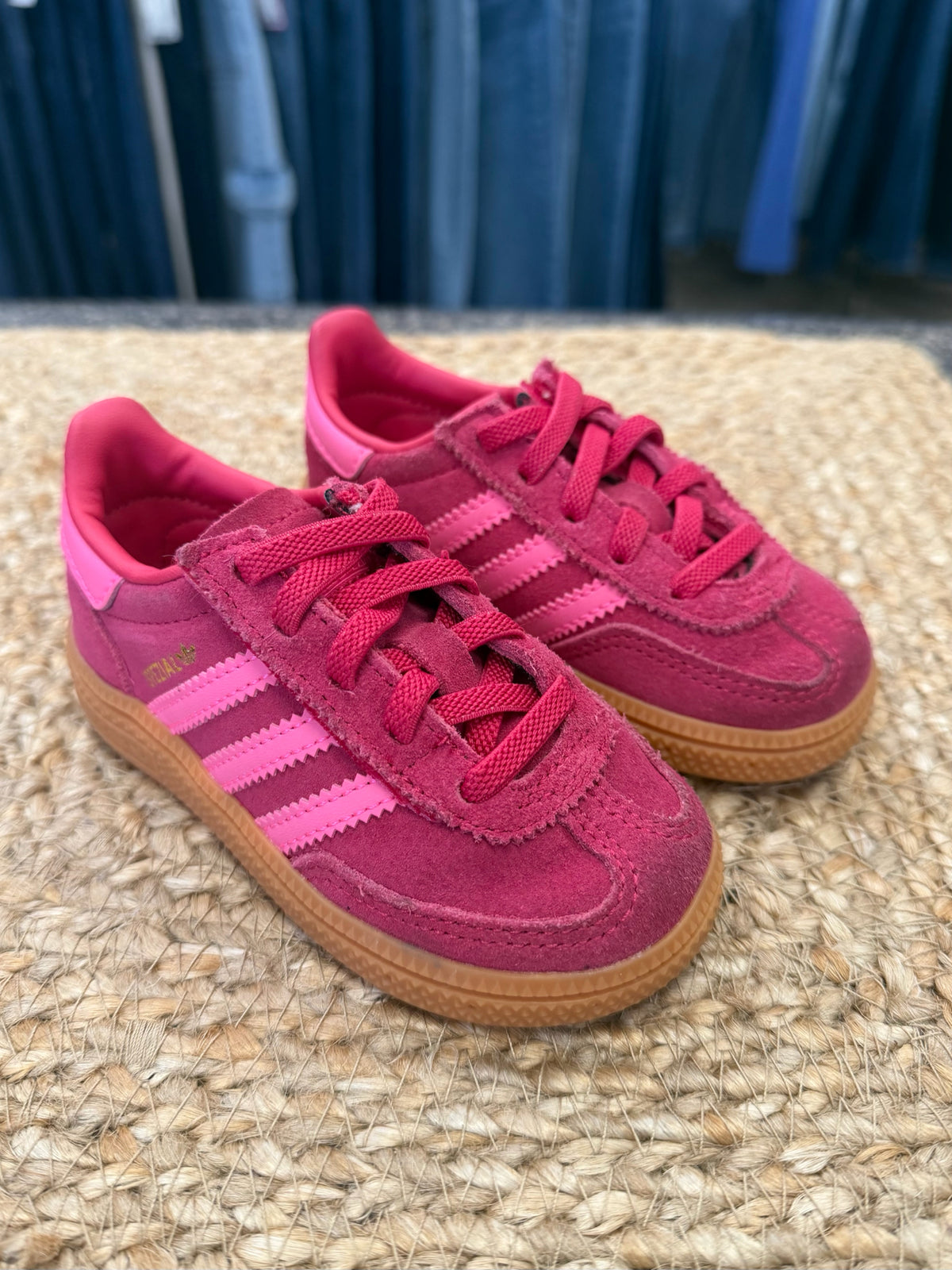 Pre-owned ADIDAS Dark pink Pink Trim Shoe Size 6 Girls Sneaker