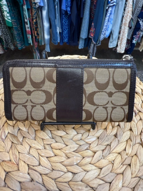 Pre-owned COACH Tan Signature Dark Brown Trim WALLET SIZE Regular Wallet