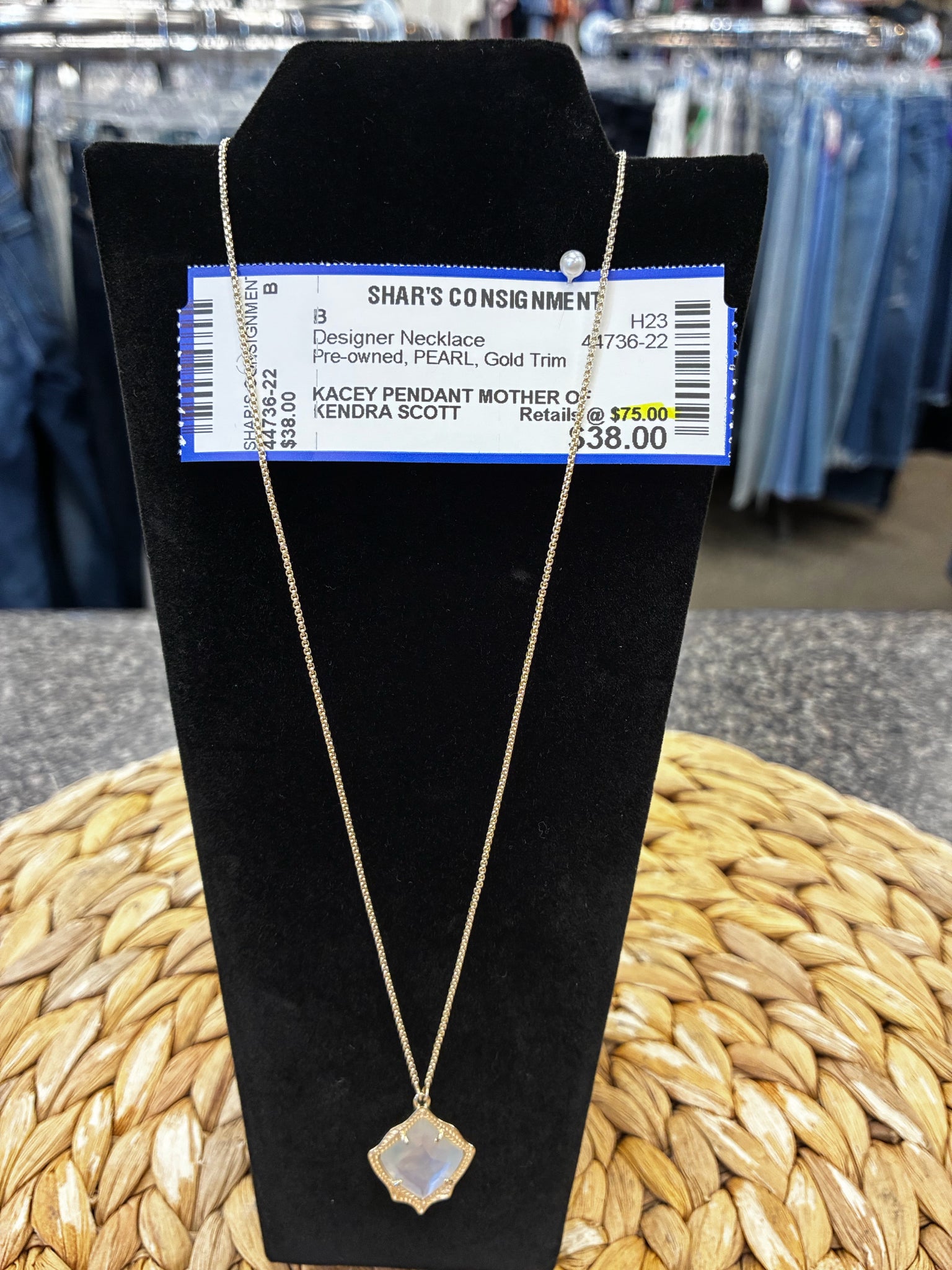Pre-owned KENDRA SCOTT PEARL Gold Trim Designer Necklace