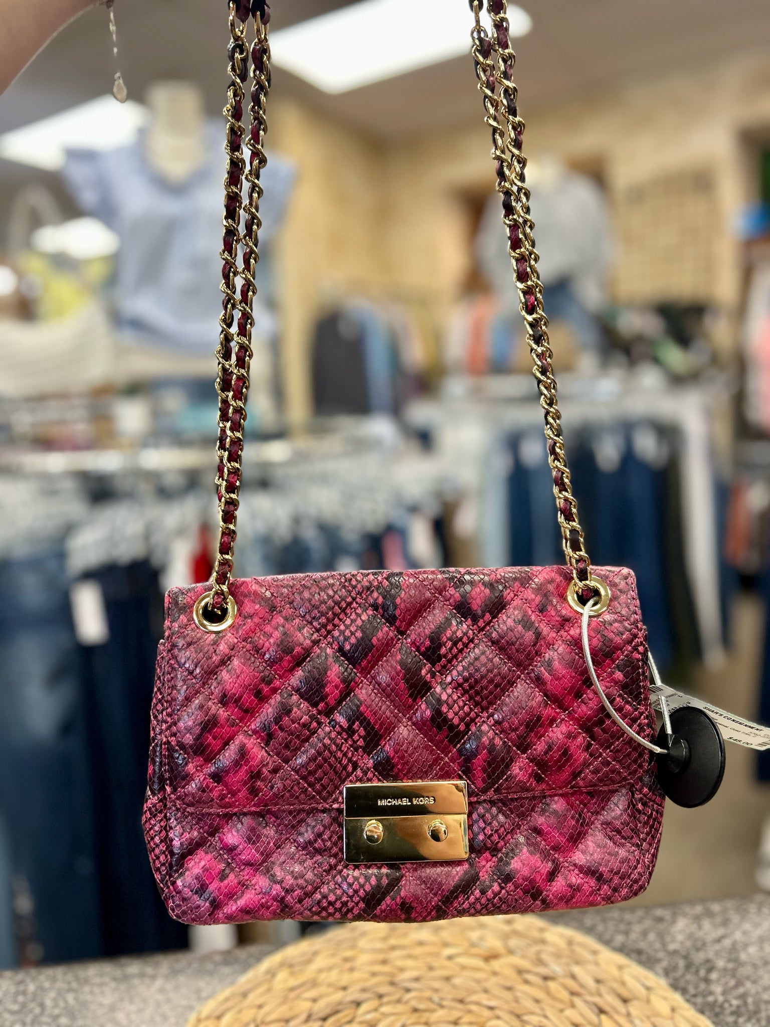Pre-owned MICHAEL KORS Pink animal Gold Trim Shoulder Designer Purse