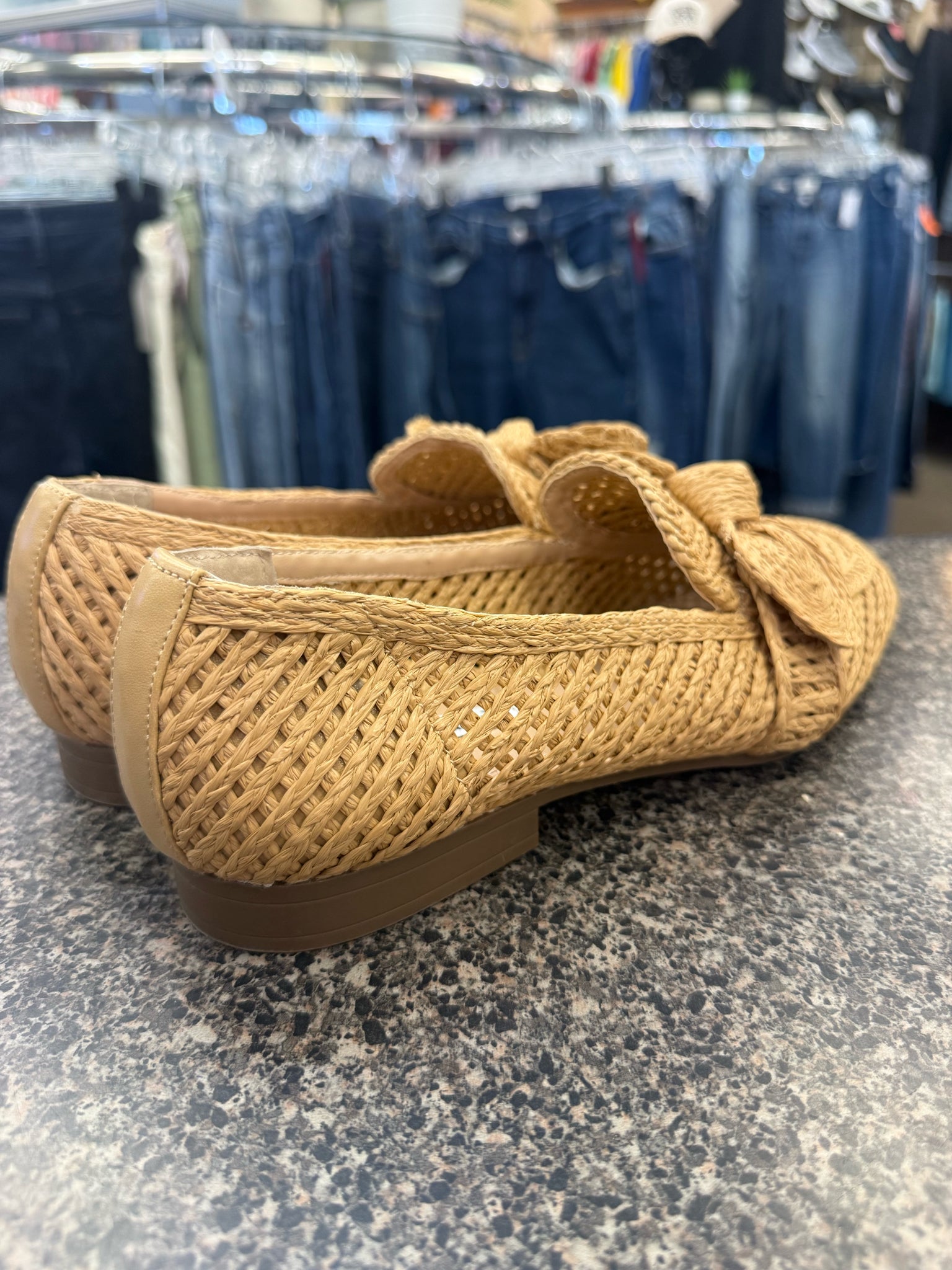 New Without Tag CHARLES DAVID Tan Size 10 Shoe