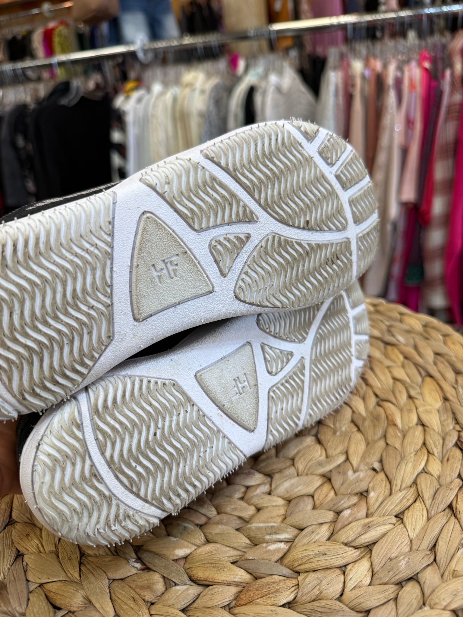 Pre-owned HIKE Black White Print Size 7 Sneaker