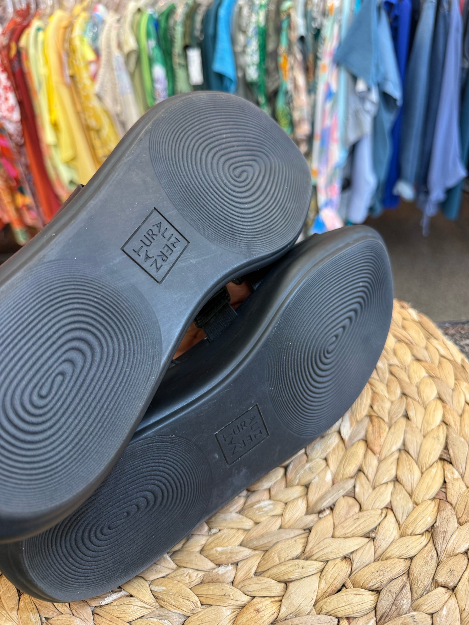 Pre-owned NATURALIZER Black Size 10 Sandal