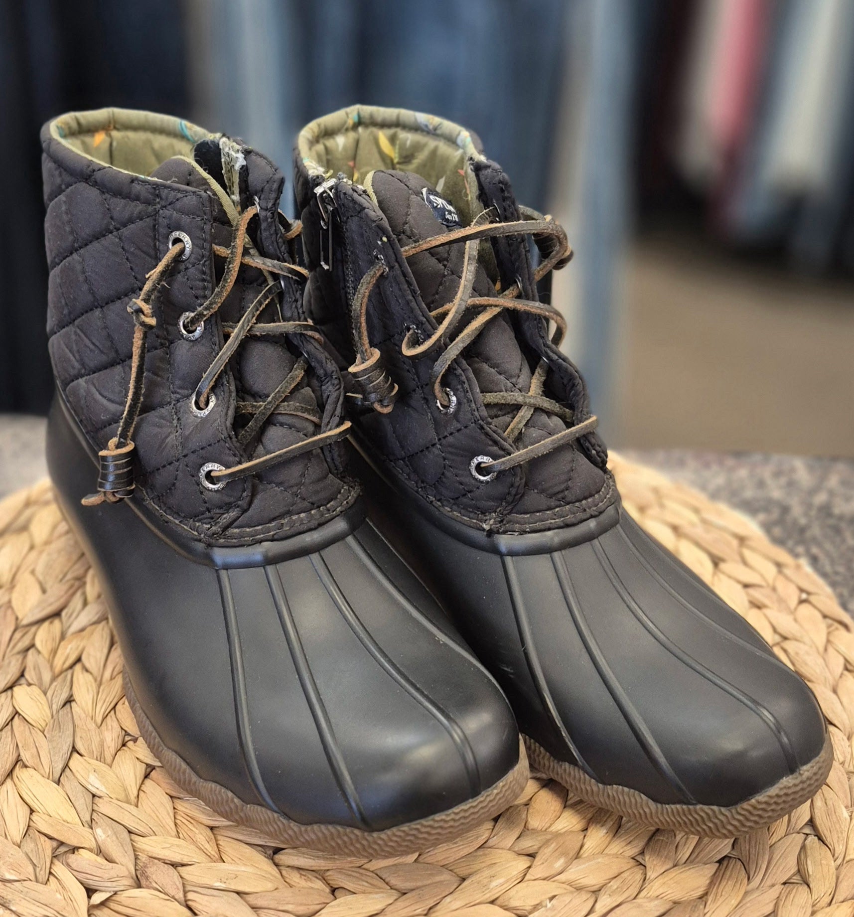 Pre-owned SPERRY Black Olive Inside Size 7.5 Designer Boot