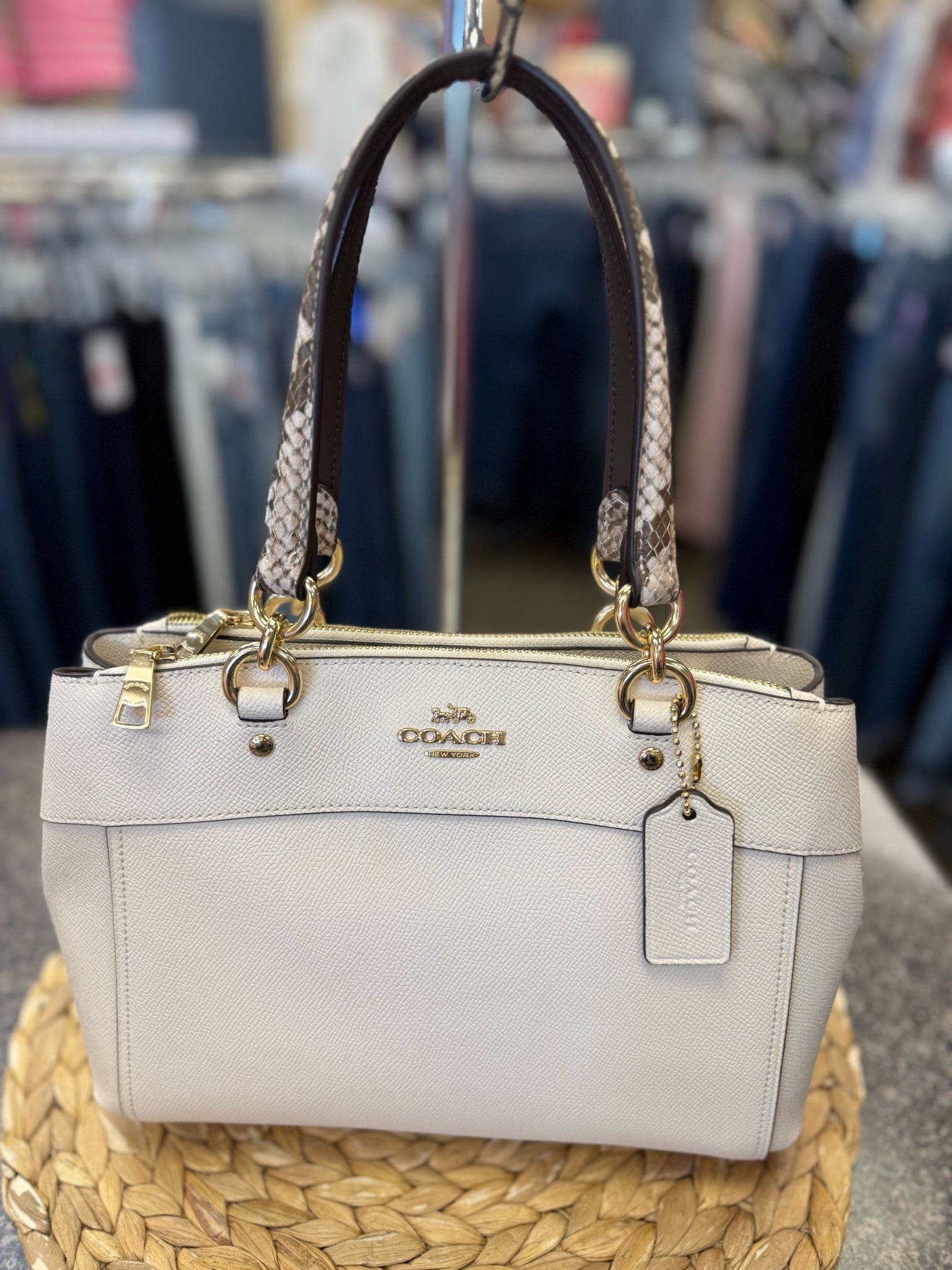 Pre-owned COACH Cream Snakeskin Trim Shoulder Designer Purse