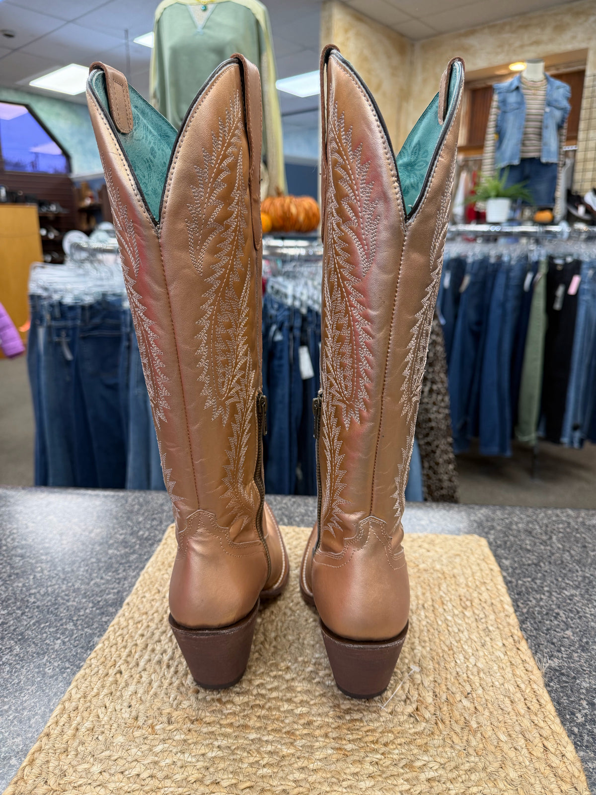 Pre-owned CORRAL champagne Tan Size 8 Designer Boot