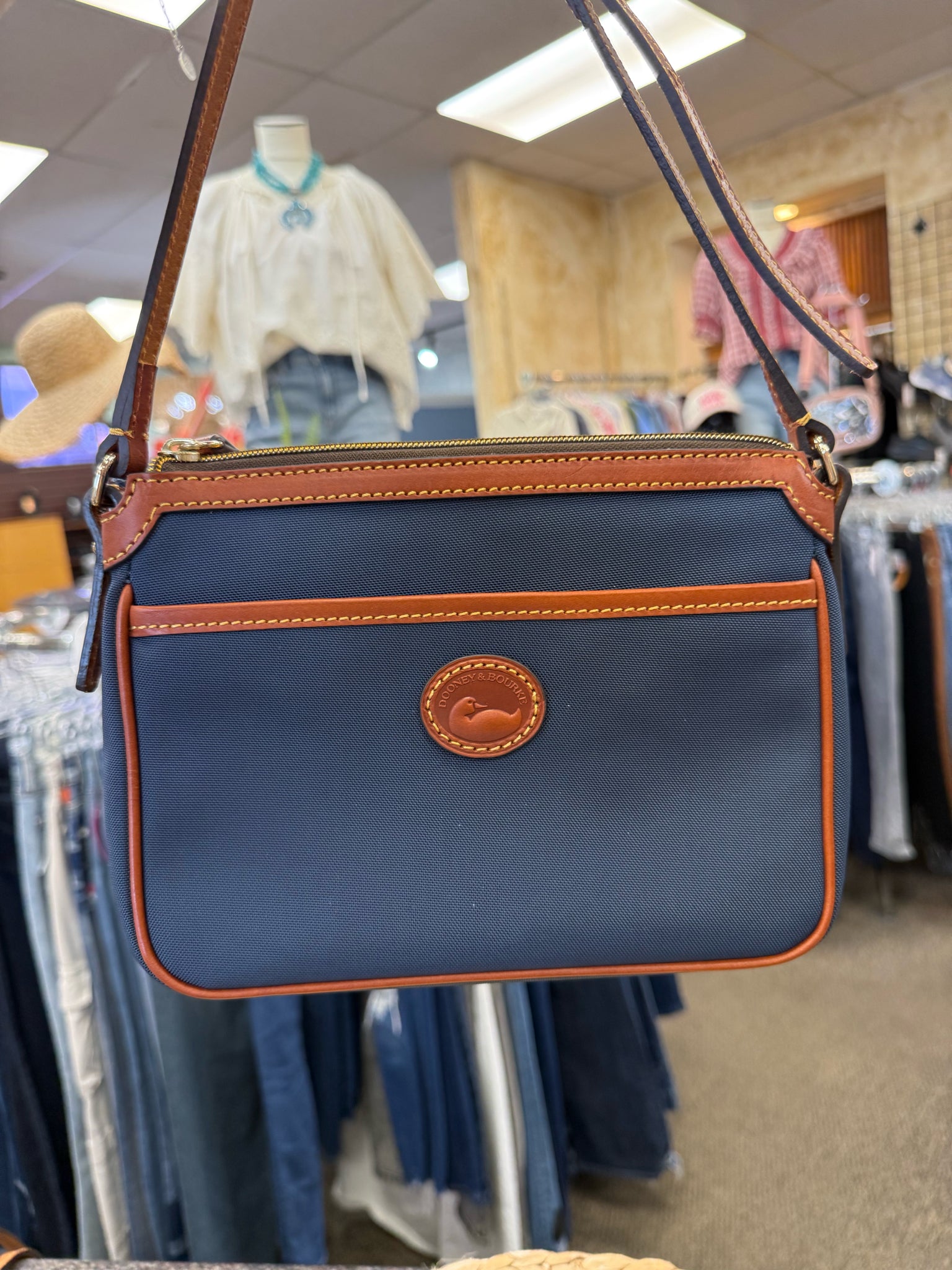 New Without Tag DOONEY&BOURKE Navy Brown Trim Crossbody Designer Purse
