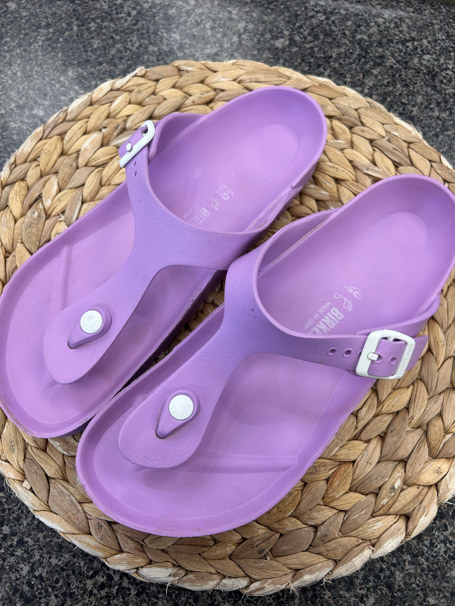 Pre-owned BIRKENSTOCK Light purple Size 9.5 Sandal