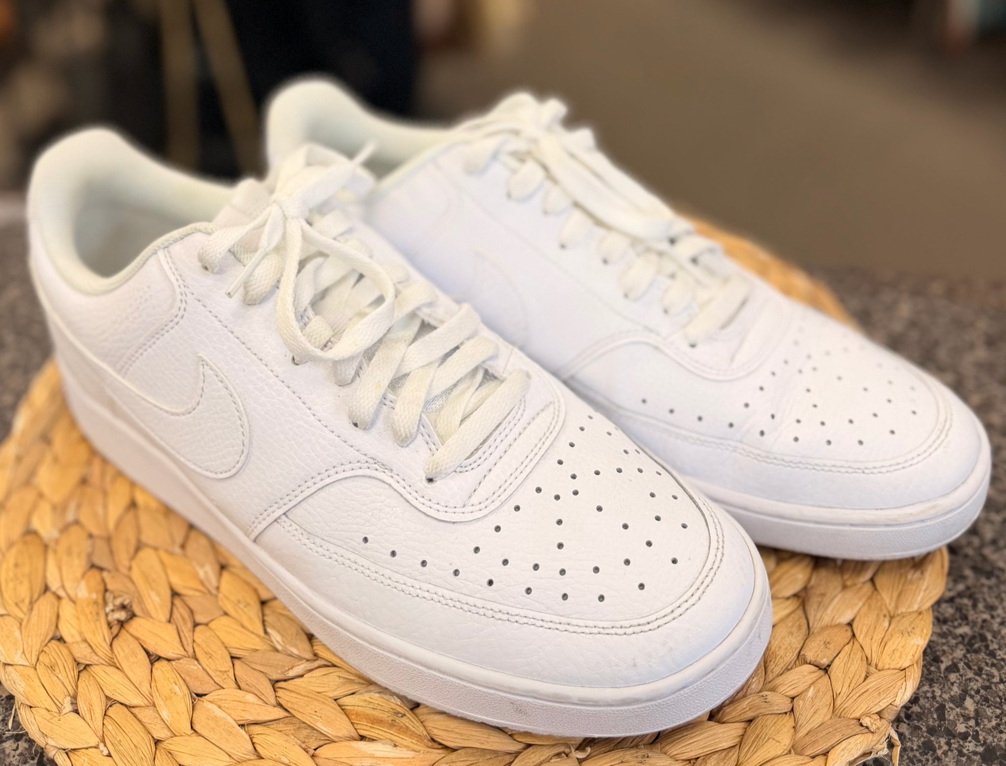 Pre-owned NIKE White SHOE SIZE 11 MENS Designer Sneaker