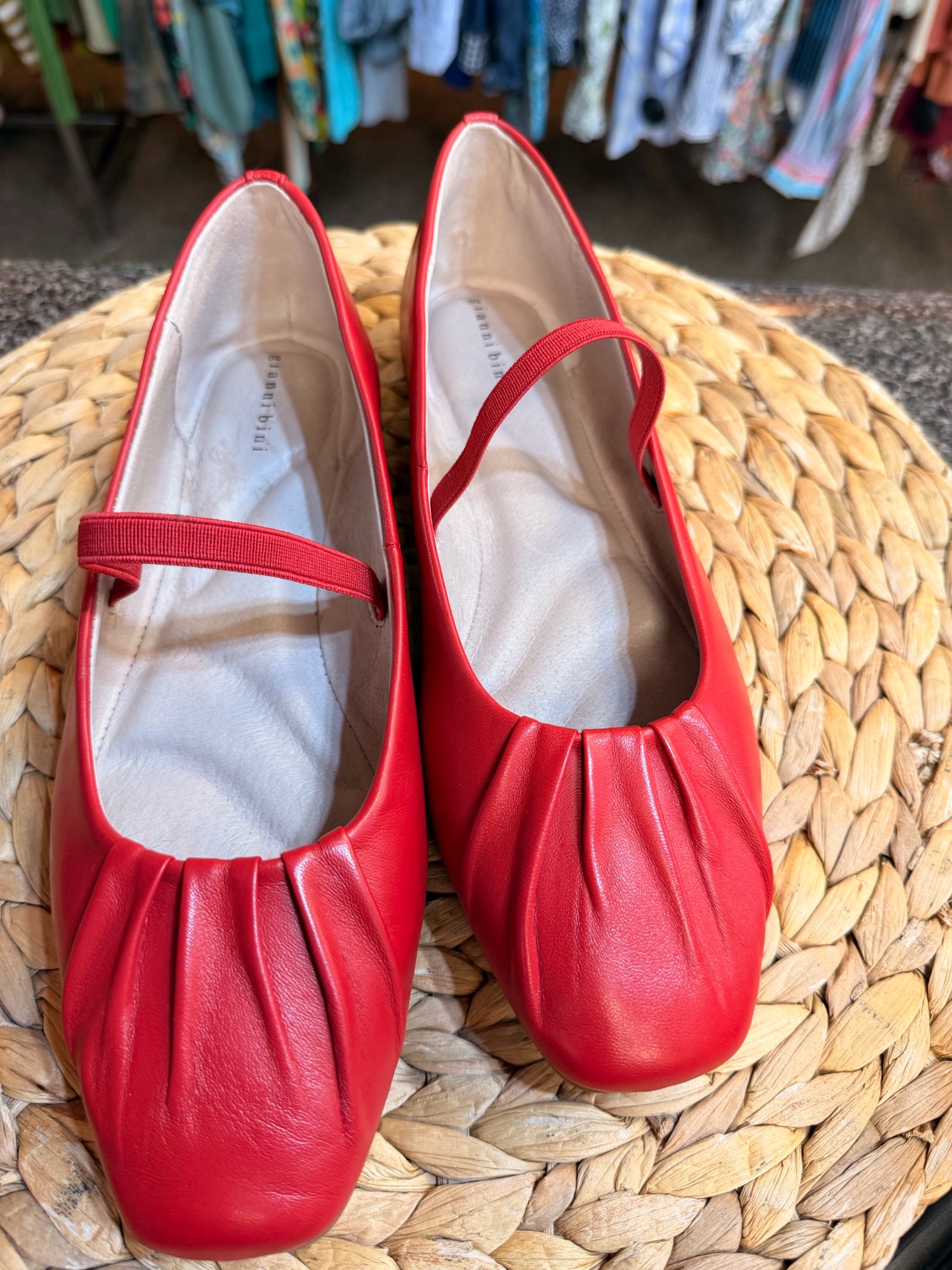 New with Tag GIANNI BINI Red Size 7.5 Shoe