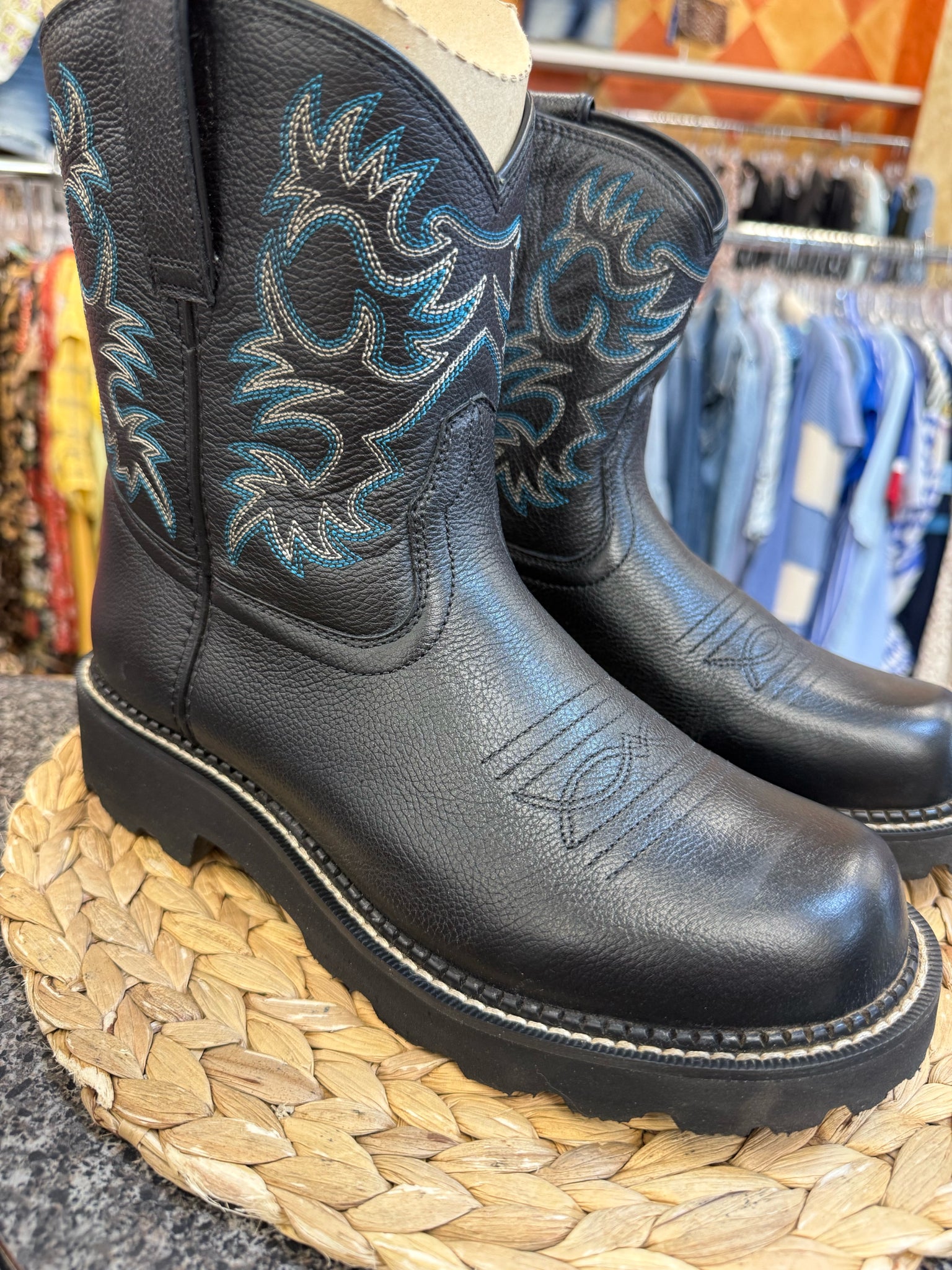 Pre-owned ARIAT Black Teal trim Size 10 Boot