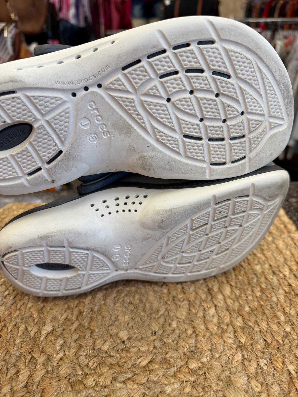 Pre-owned CROCS Gray Size 5 Shoe