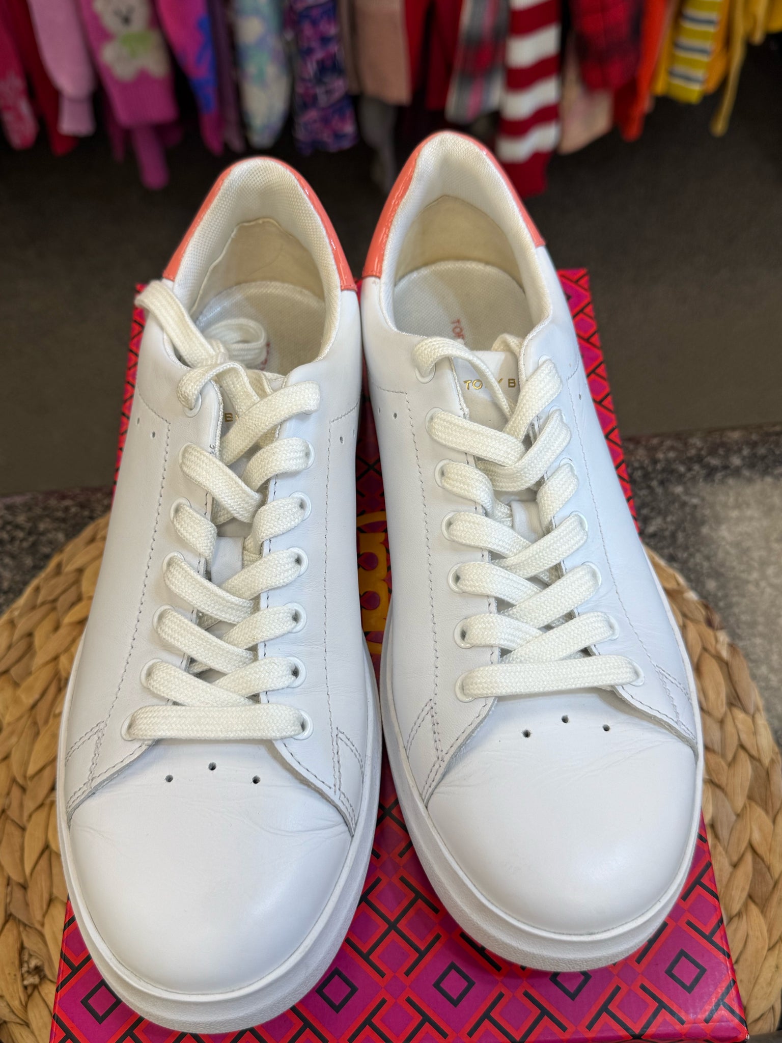 Pre-owned TORY BURCH White Coral Size 8 Designer Sneaker