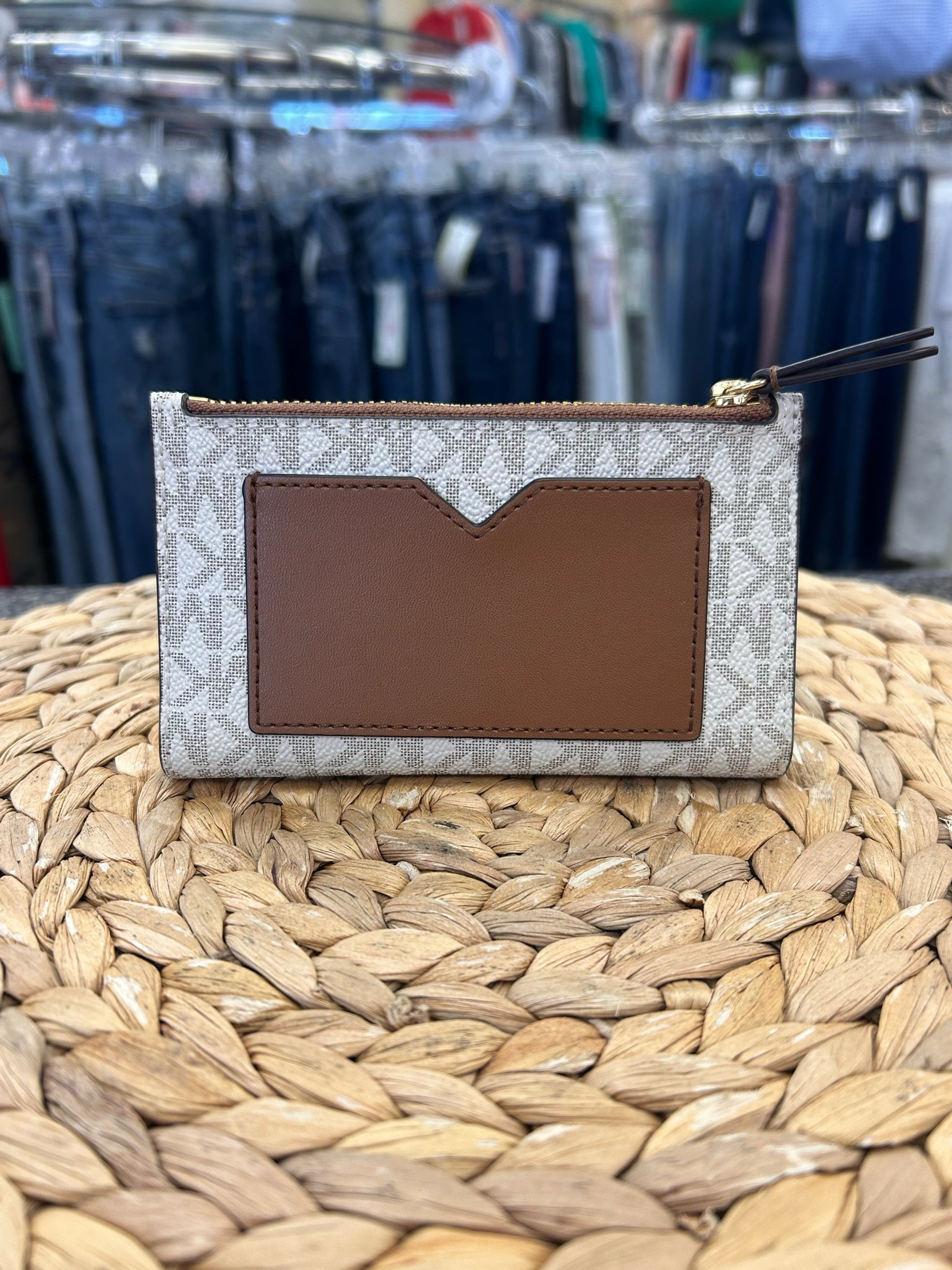 New Without Tag MICHAEL KORS White Brown Trim Designer Credit Card Holder