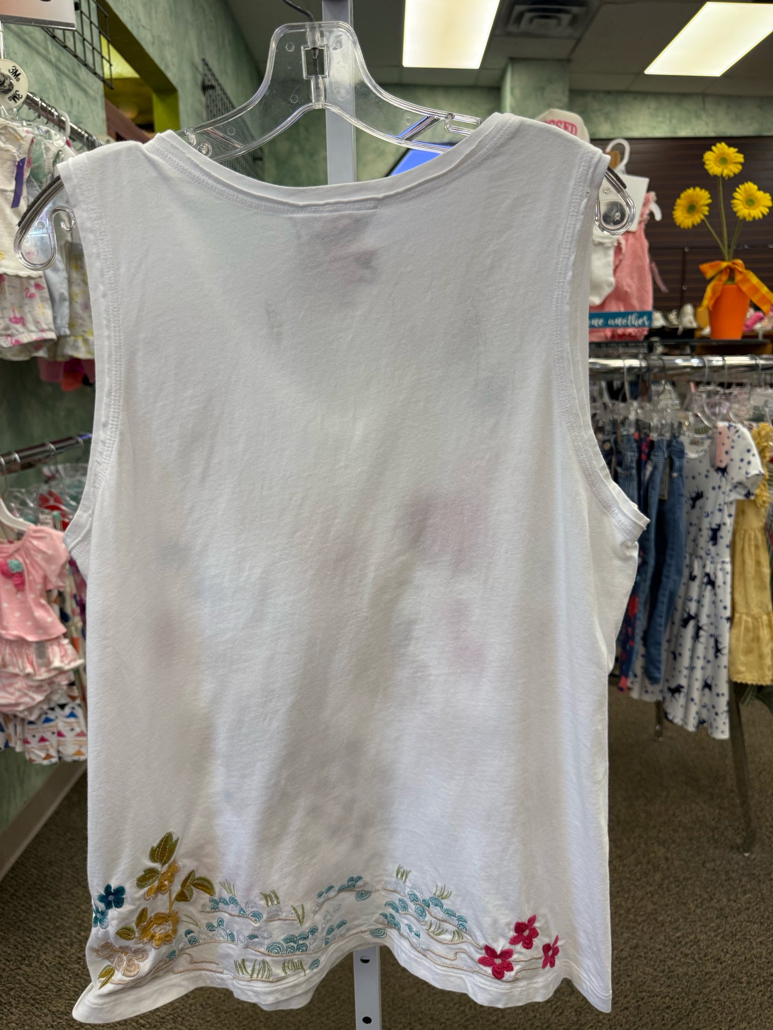 Pre-owned JOHNNY WAS White Multi Trim Size L Sleeveless Tank Top