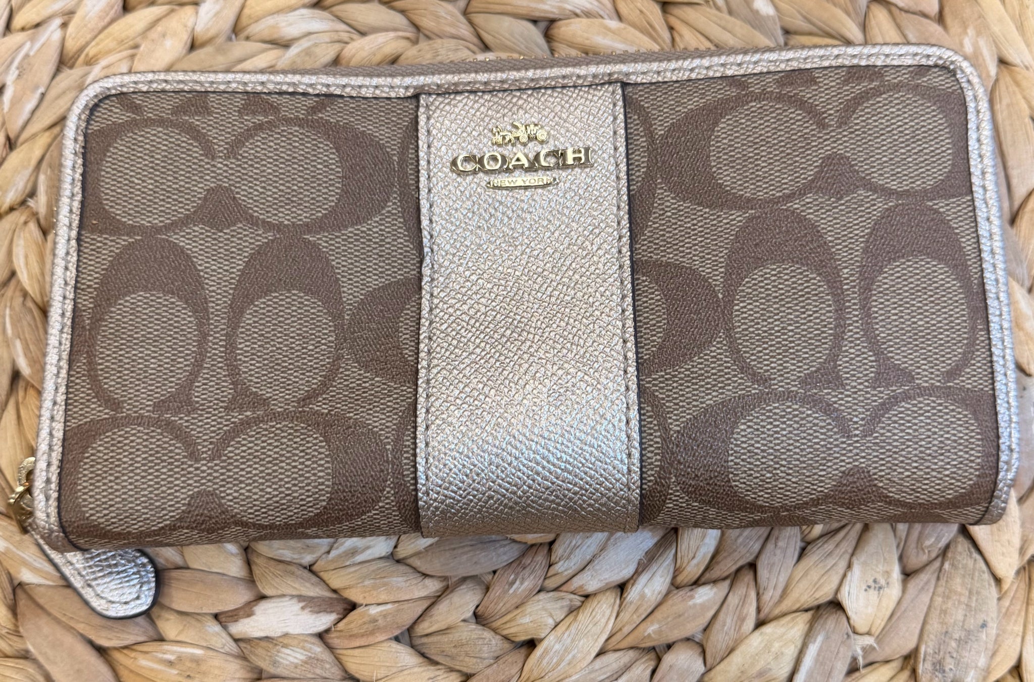 Pre-owned COACH Tan Signature Bronze Designer Wallet