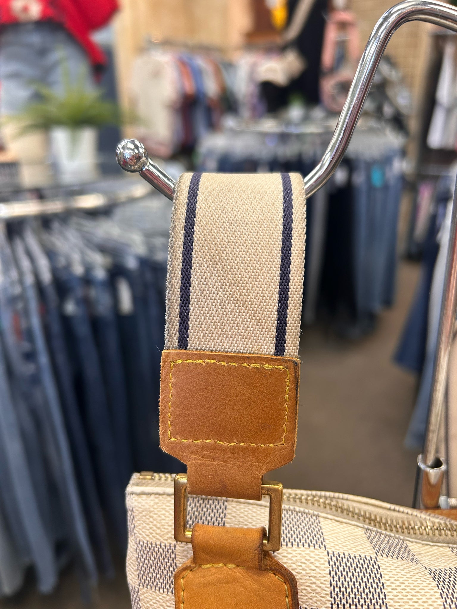 Pre-owned LOUIS VUITTON Cream check Brown Trim Crossbody Designer Purse