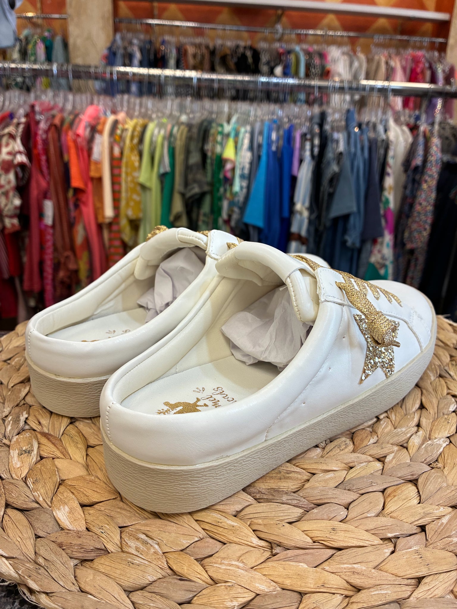 New Without Tag Camel Threads White Gold Sparkle Size 7 Designer Sneaker