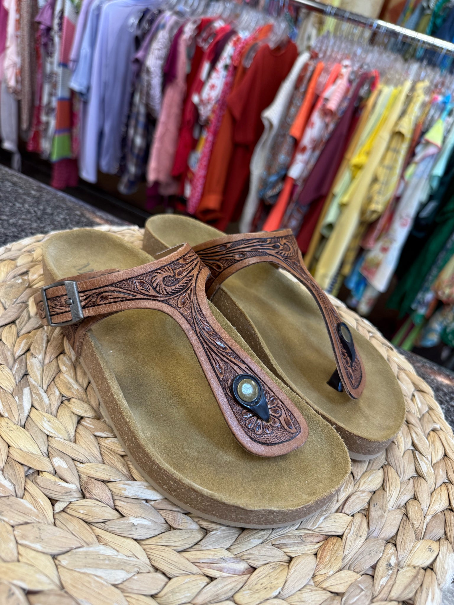 New Without Tag Myra Bag BROWN LEATHER Size 8 Sandal