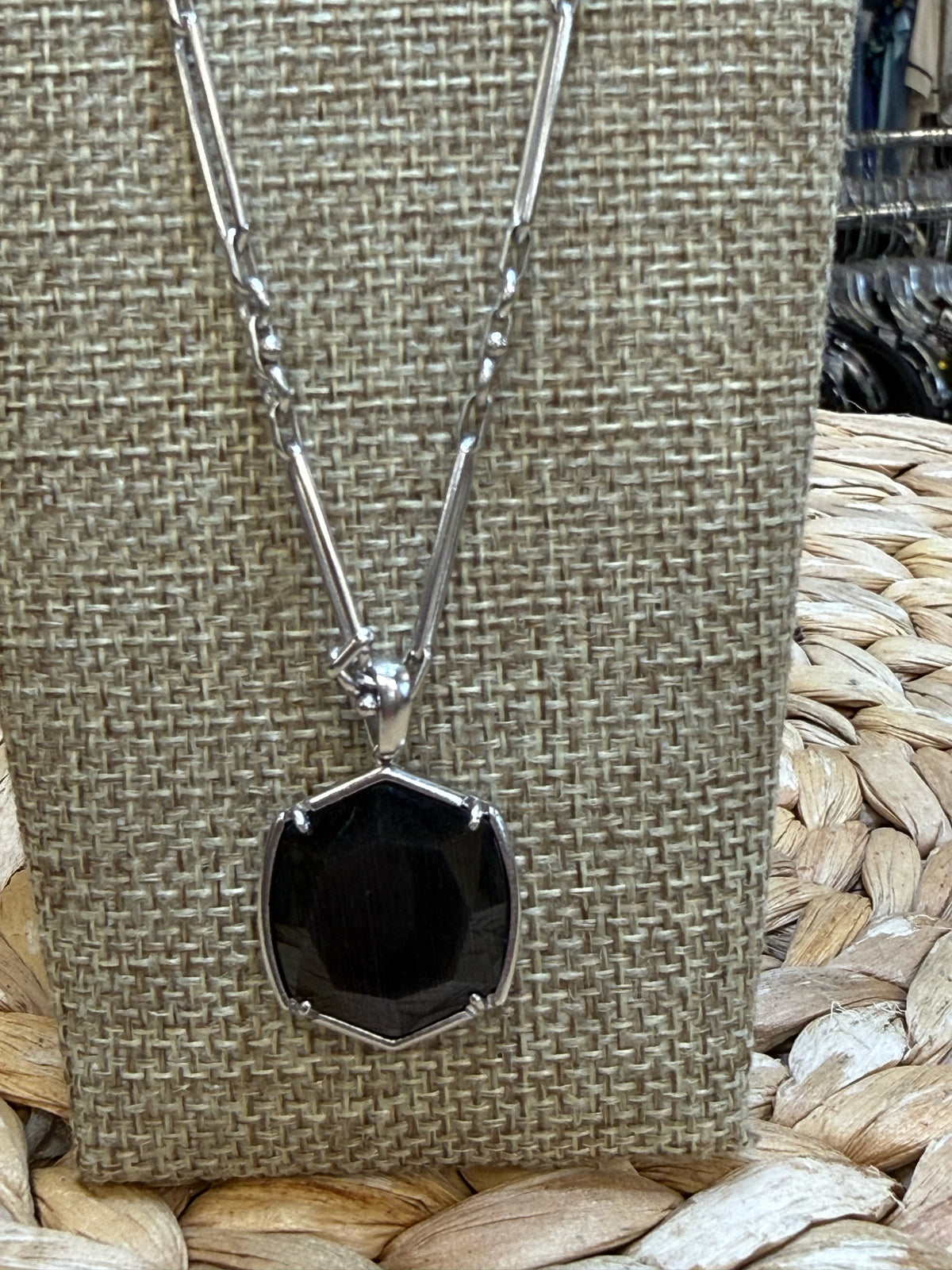Pre-owned KENDRA SCOTT Silver Black Designer Necklace Set