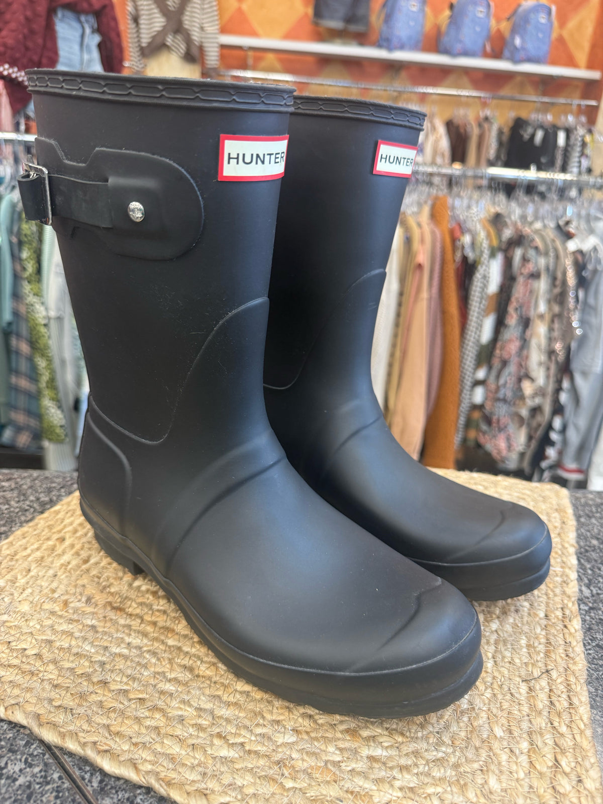 Pre-owned Hunter Black Size 10 Designer Boot