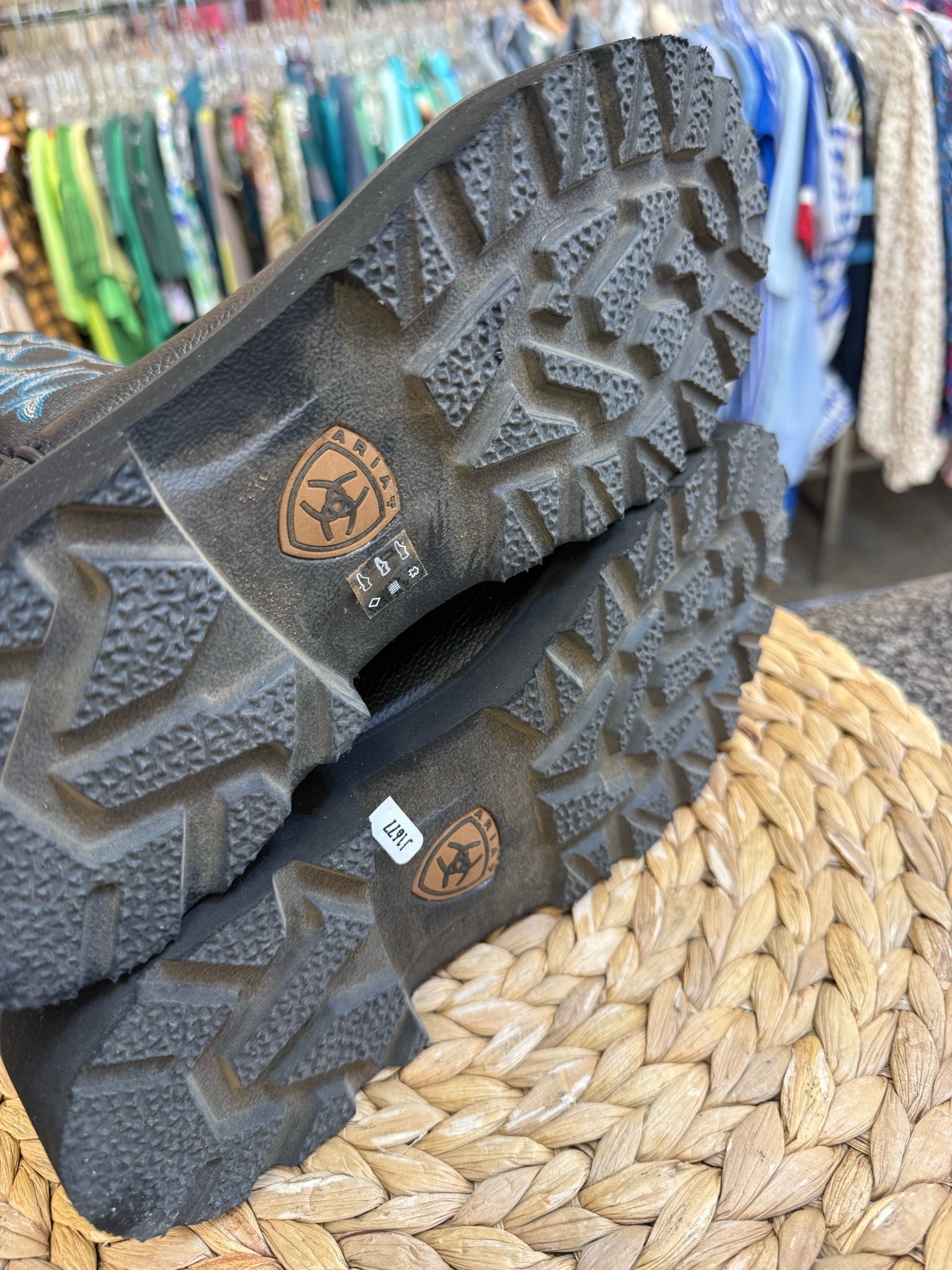 Pre-owned ARIAT Black Teal trim Size 10 Boot