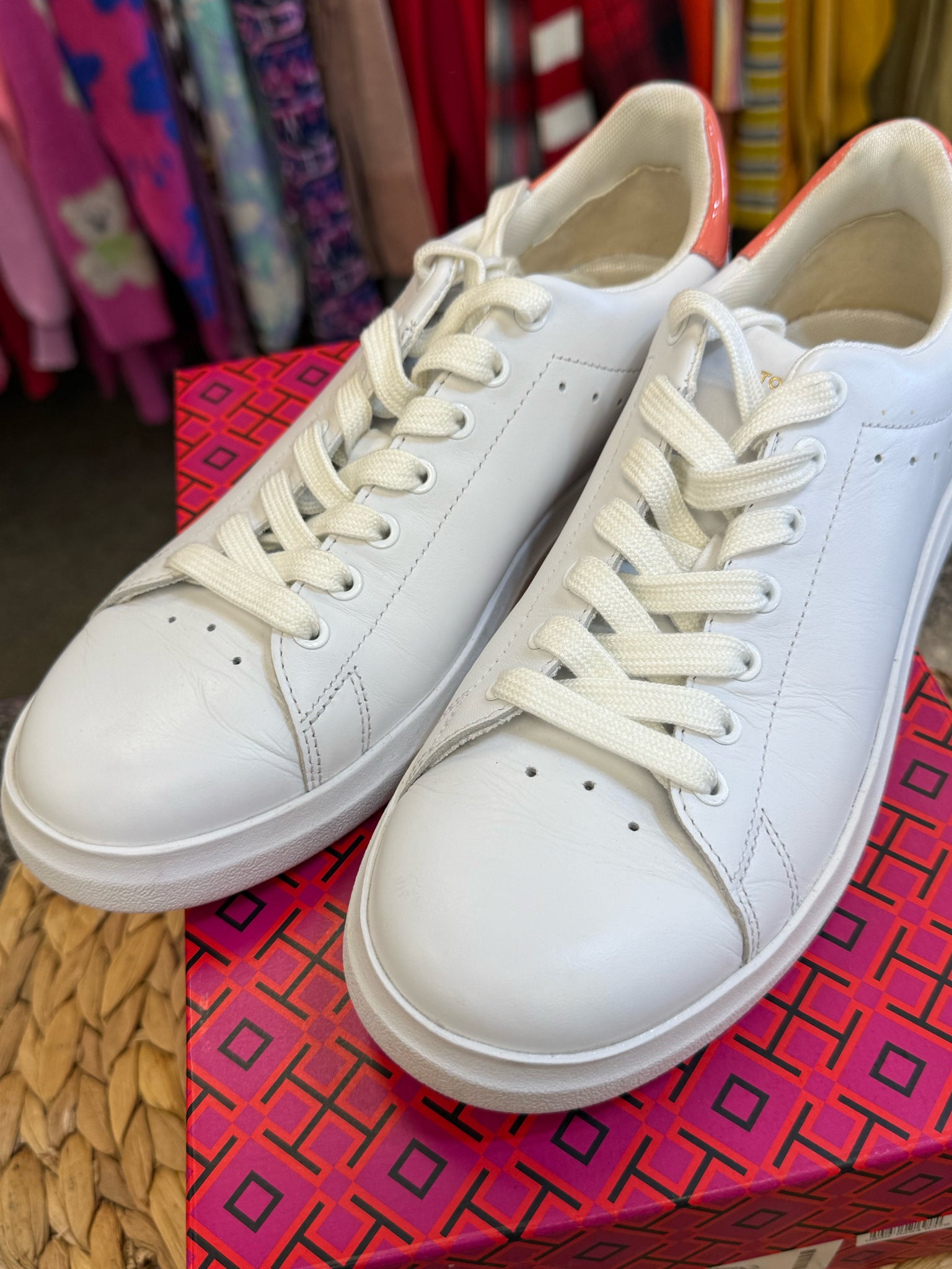 Pre-owned TORY BURCH White Coral Size 8 Designer Sneaker