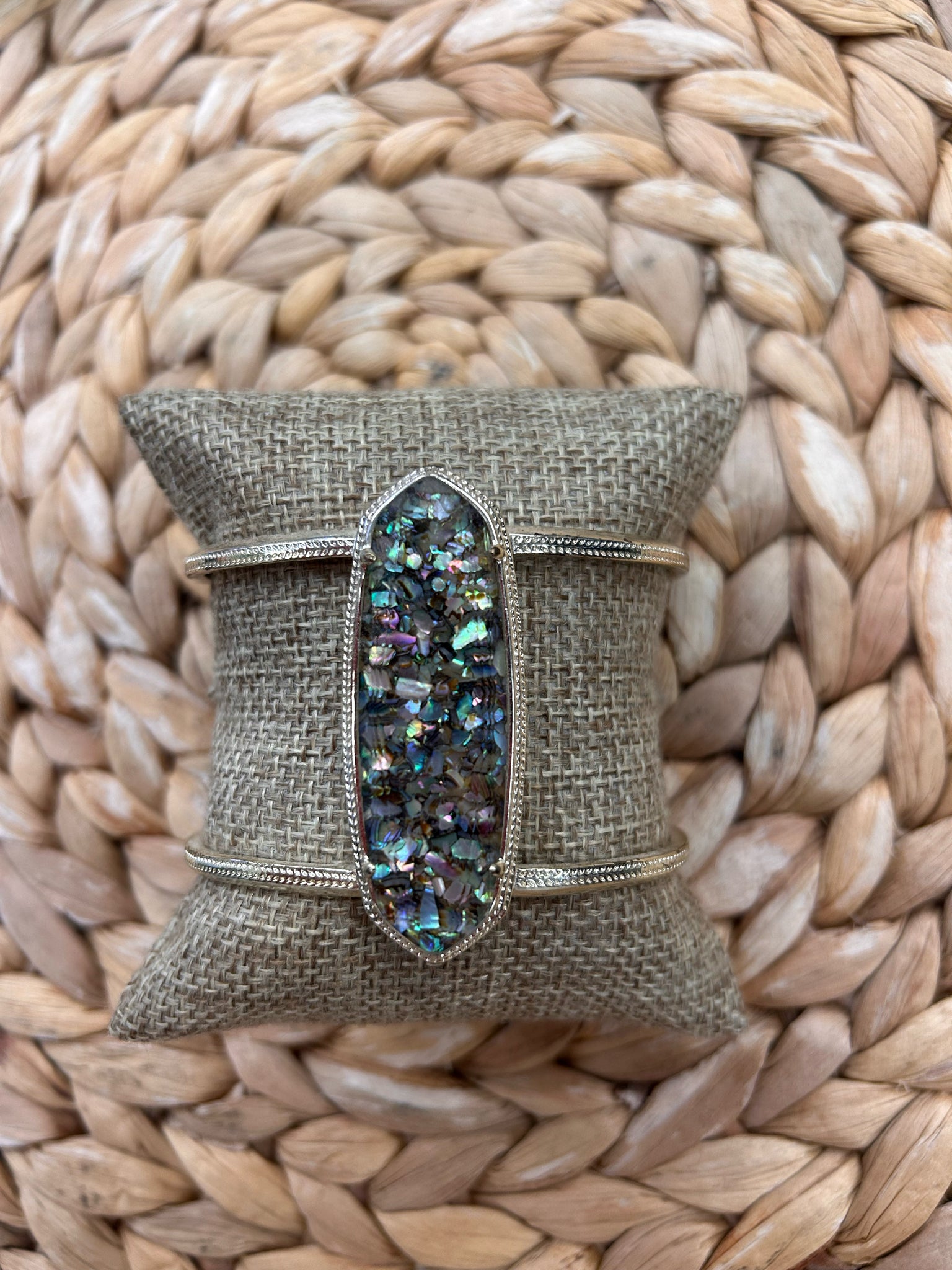 Pre-owned KENDRA SCOTT Gold Pearl Designer Bracelet