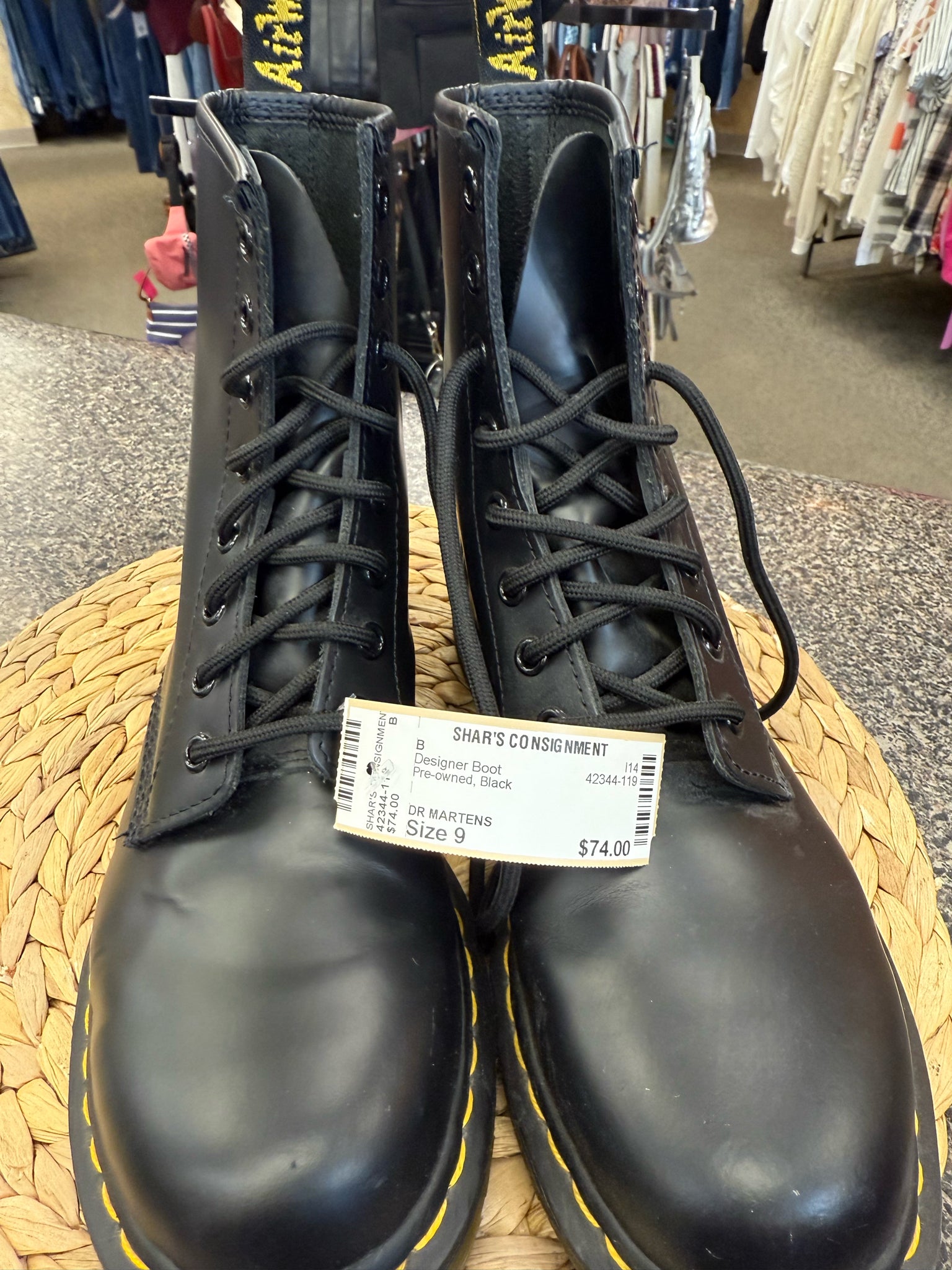Pre-owned DR MARTENS Black Size 9 Designer Boot
