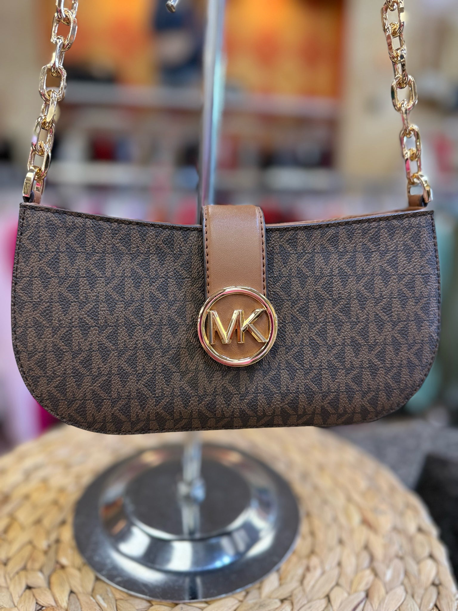 Pre-owned MICHAEL KORS Brown Signature Tan Shoulder Designer Purse