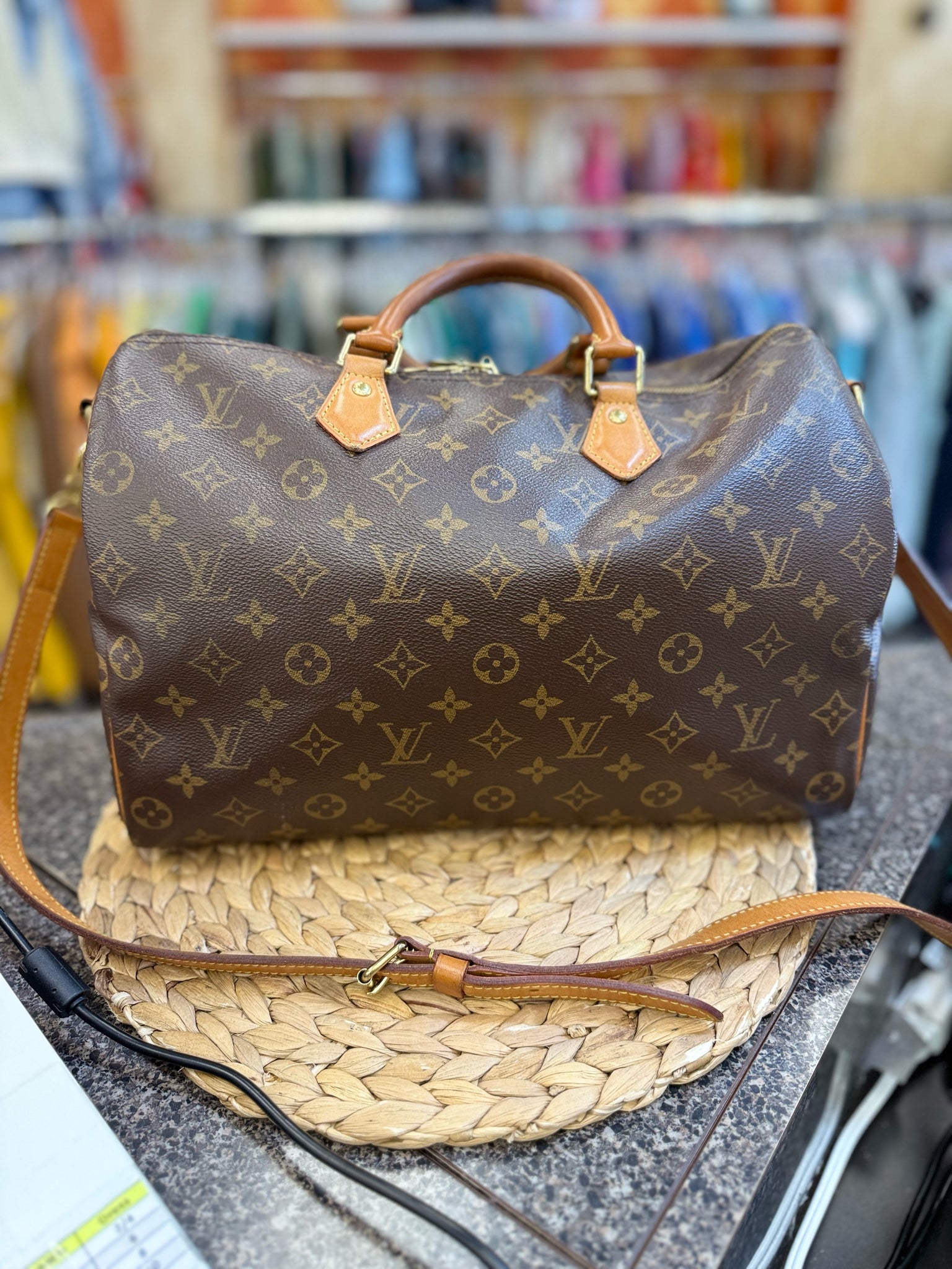 Pre-owned LOUIS VUITTON Brown Signature Shoulder Designer Purse