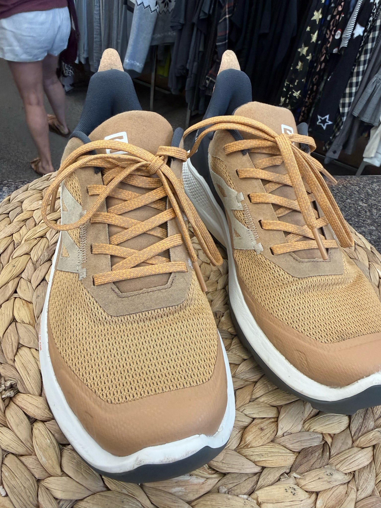 Pre-owned SALOMON Mustard Gray Size 7 Designer Sneaker