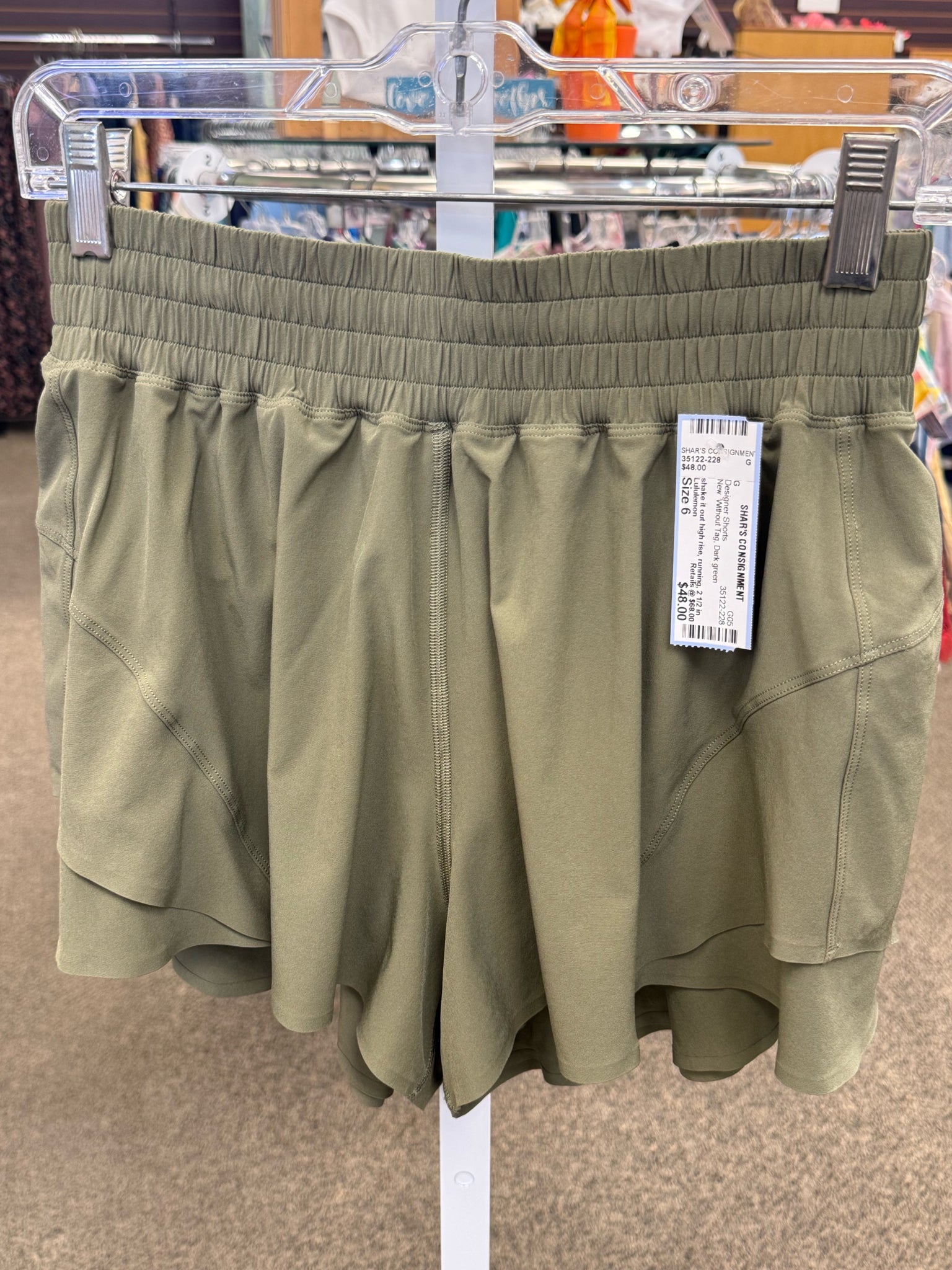 New Without Tag Lululemon Dark green Size 6 Designer Shorts