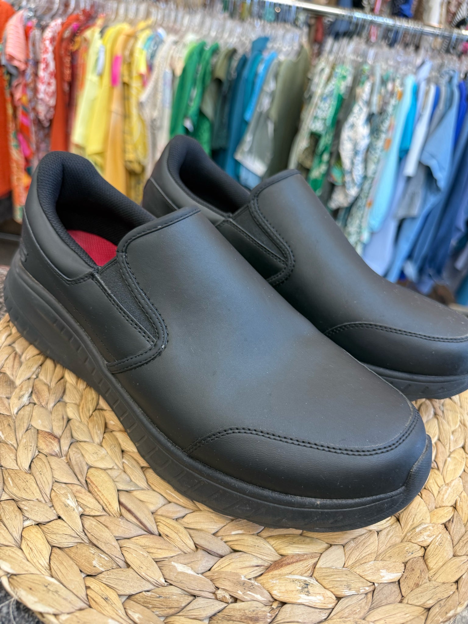 Pre-owned SKECHERS Black SHOE SIZE 10.5 MENS Shoes