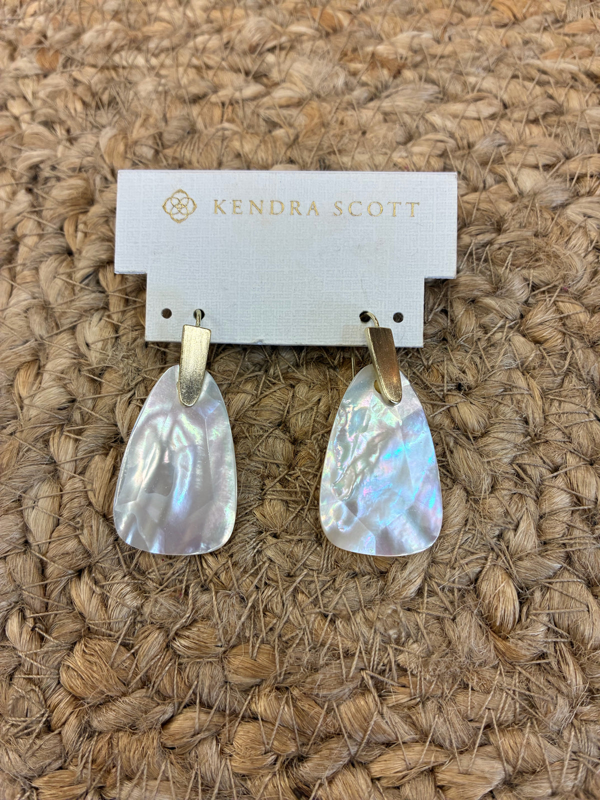 Pre-owned KENDRA SCOTT PEARL Gold Trim Small Designer Earring