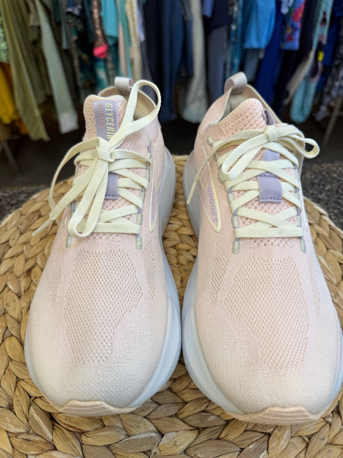 Pre-owned BROOKS Pink Light Purple Trim Size 9.5 Designer Sneaker