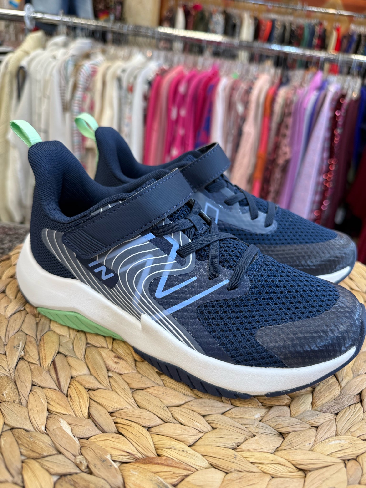 New Without Tag NEW BALANCE Navy Light Blue Trim C-SIZE 2.5 Boys Sneaker