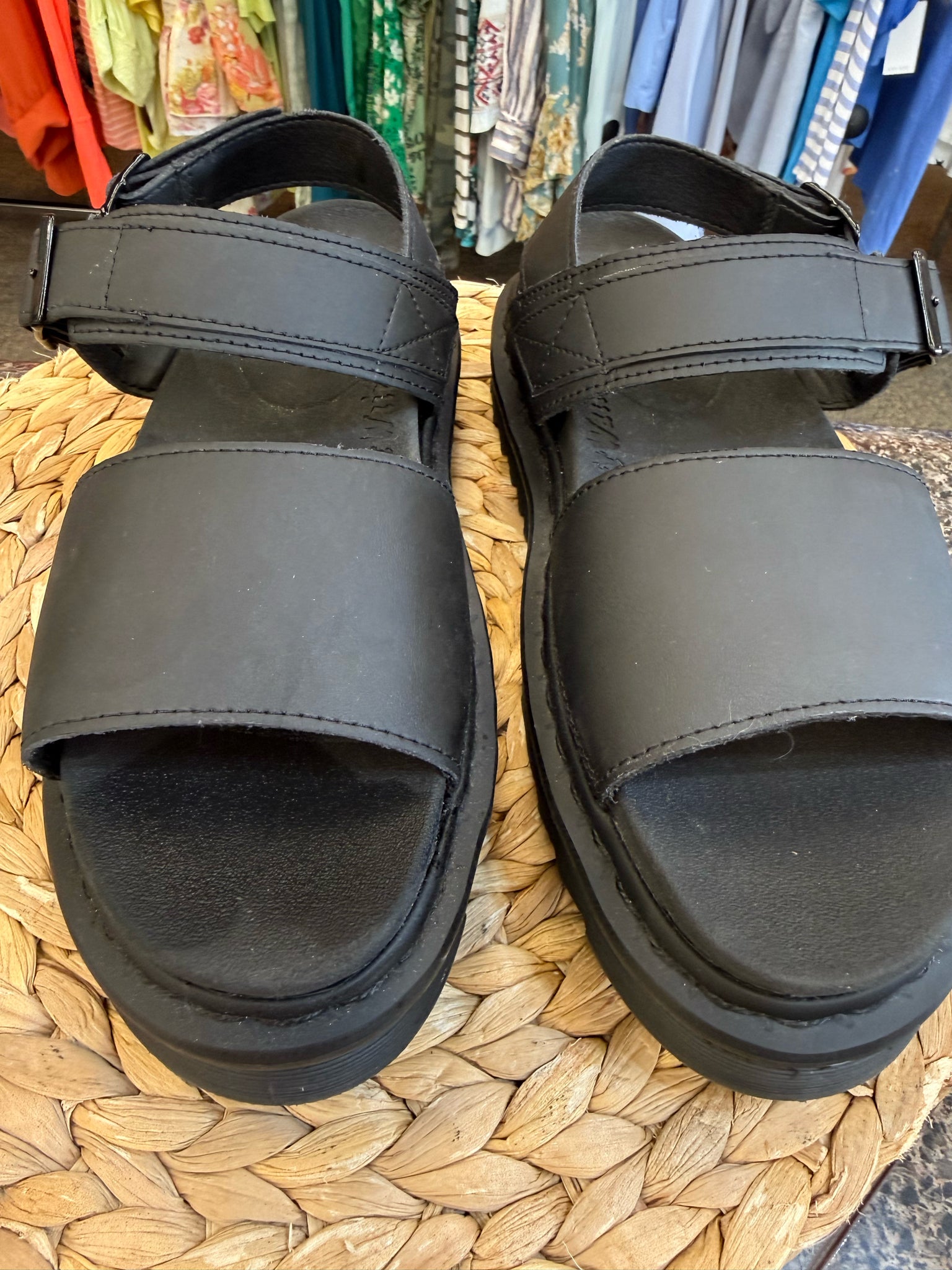 Pre-owned DR MARTENS Black Size 9 Designer Sandal