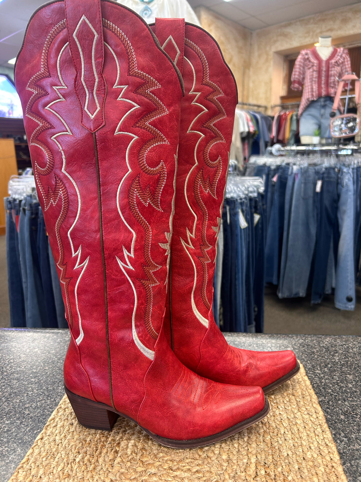 Pre-owned WetKiss Red White Trim Size 7.5 Boot
