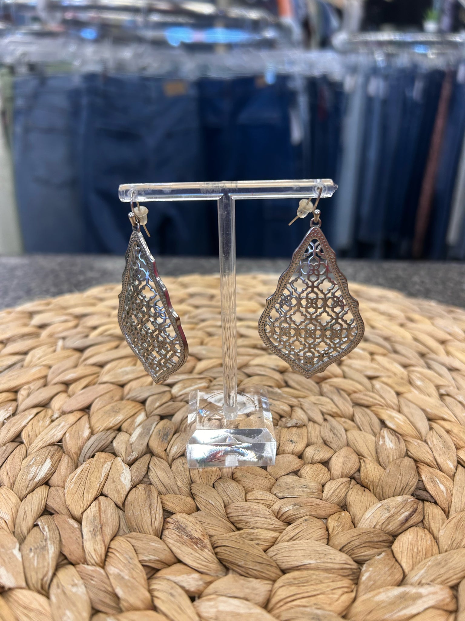 Pre-owned KENDRA SCOTT STERLING SILVER Silver Trim Designer Earring