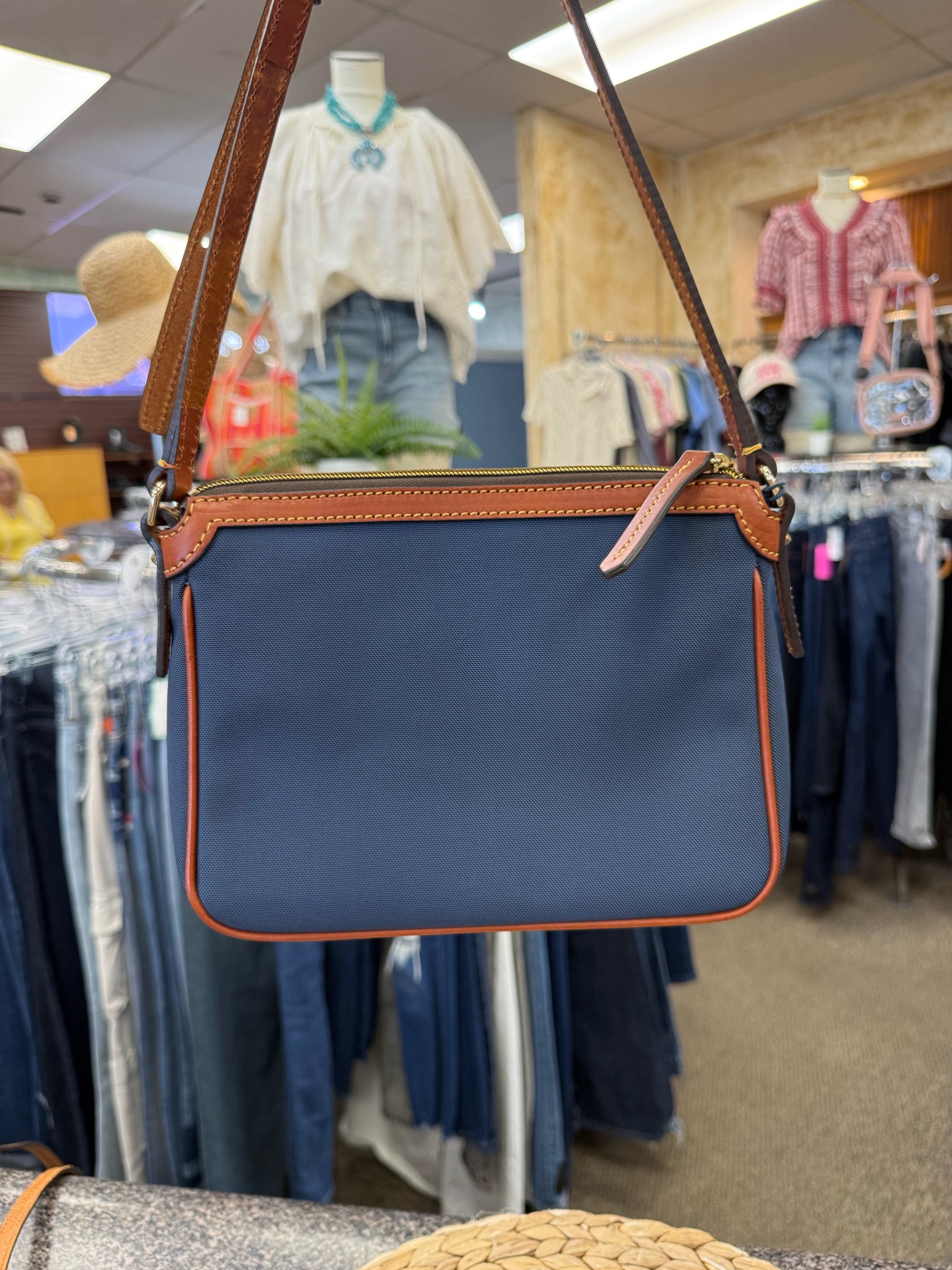 New Without Tag DOONEY&BOURKE Navy Brown Trim Crossbody Designer Purse