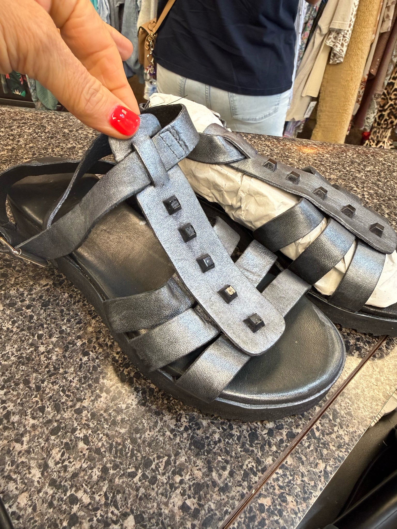 Pre-owned Piranha Navy Size 6.5 Sandal