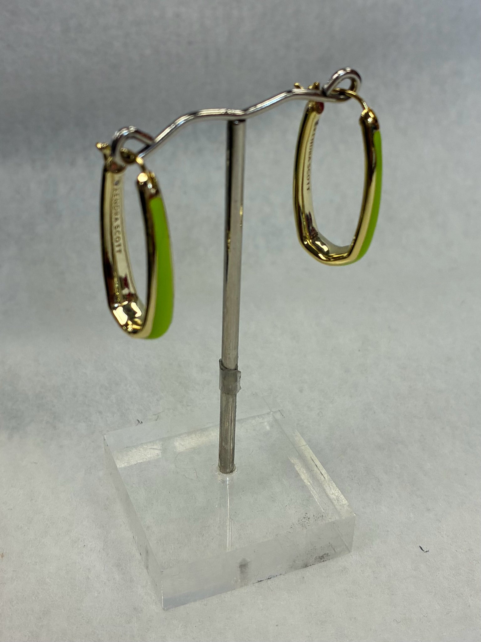 Pre-owned KENDRA SCOTT Lime green Gold Trim Designer Earring